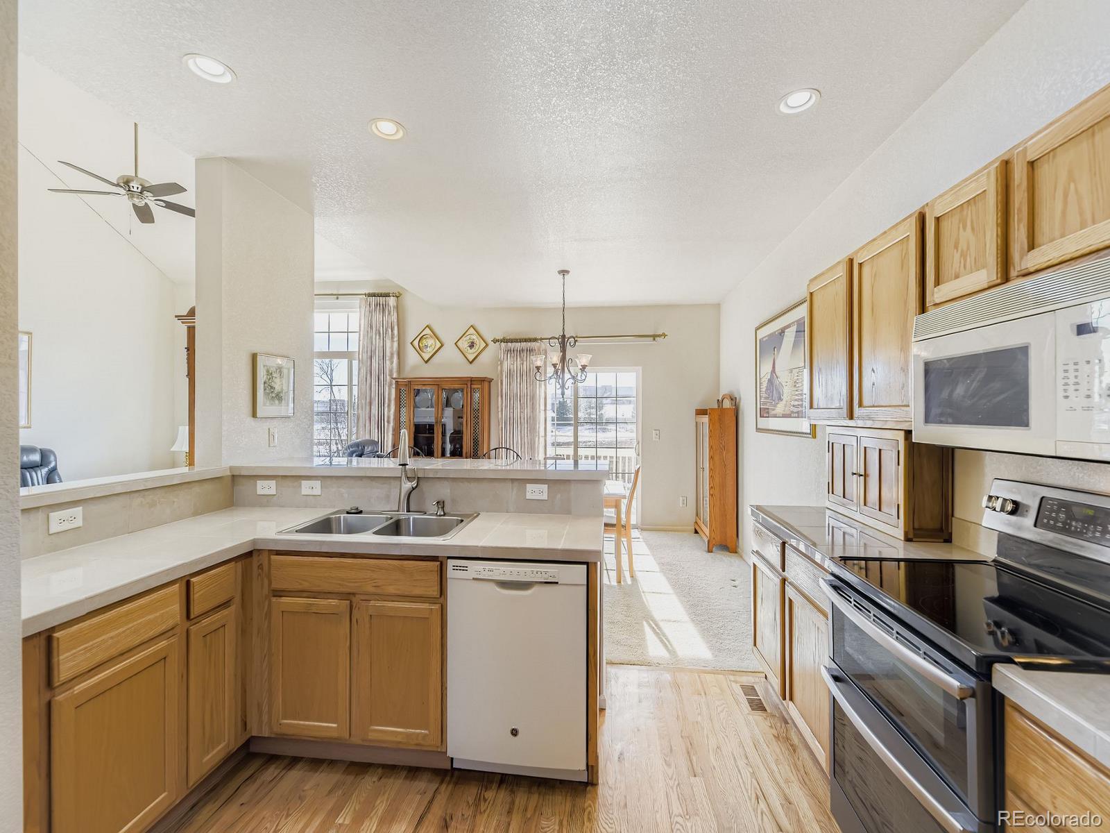 MLS Image #5 for 8626 s lewis way,littleton, Colorado