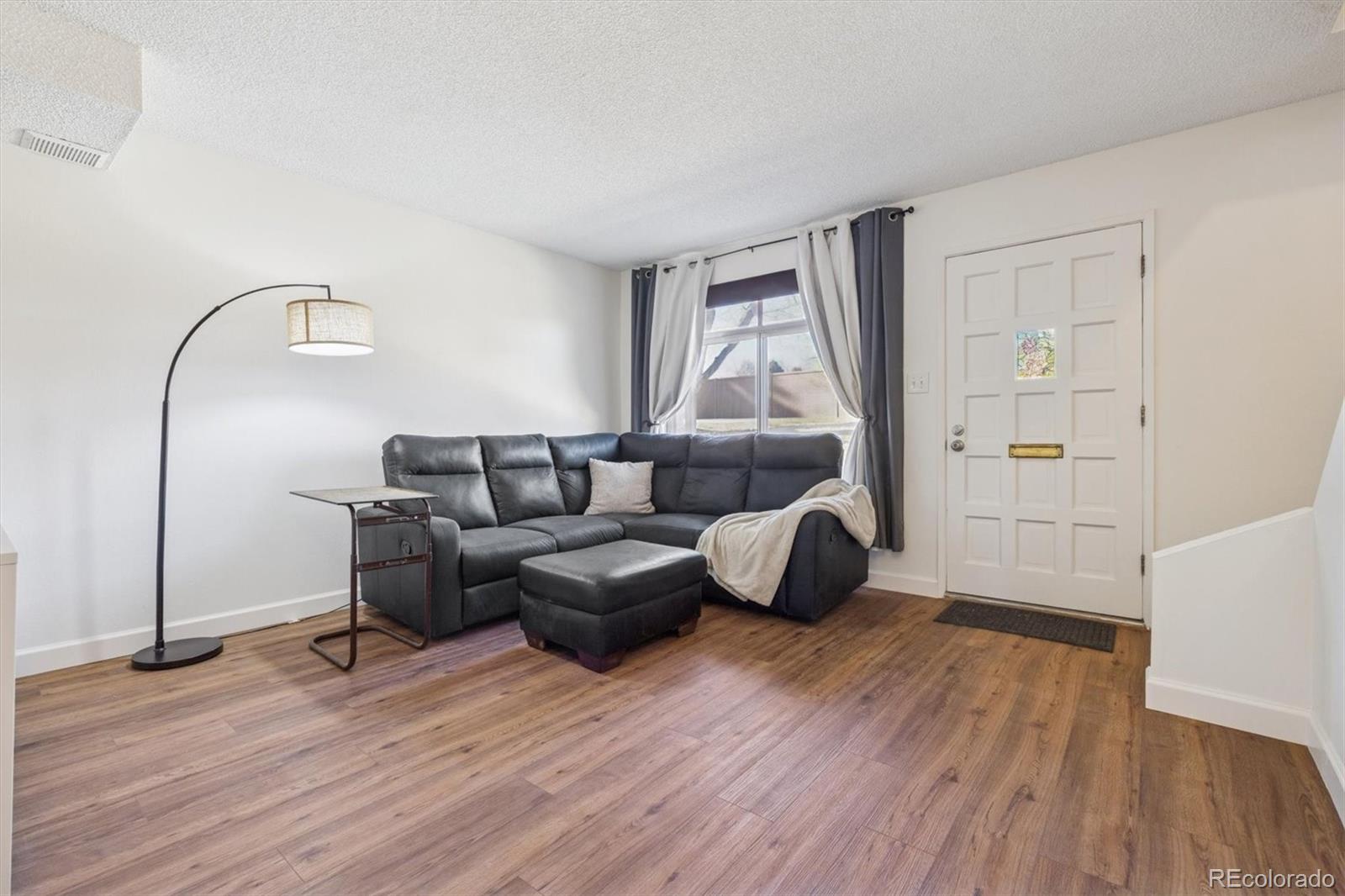 MLS Image #3 for 3948 s yosemite street ,denver, Colorado