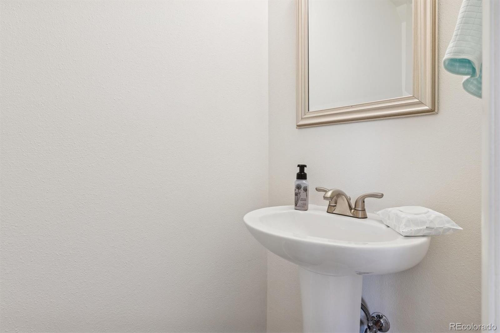 MLS Image #5 for 3948 s yosemite street ,denver, Colorado