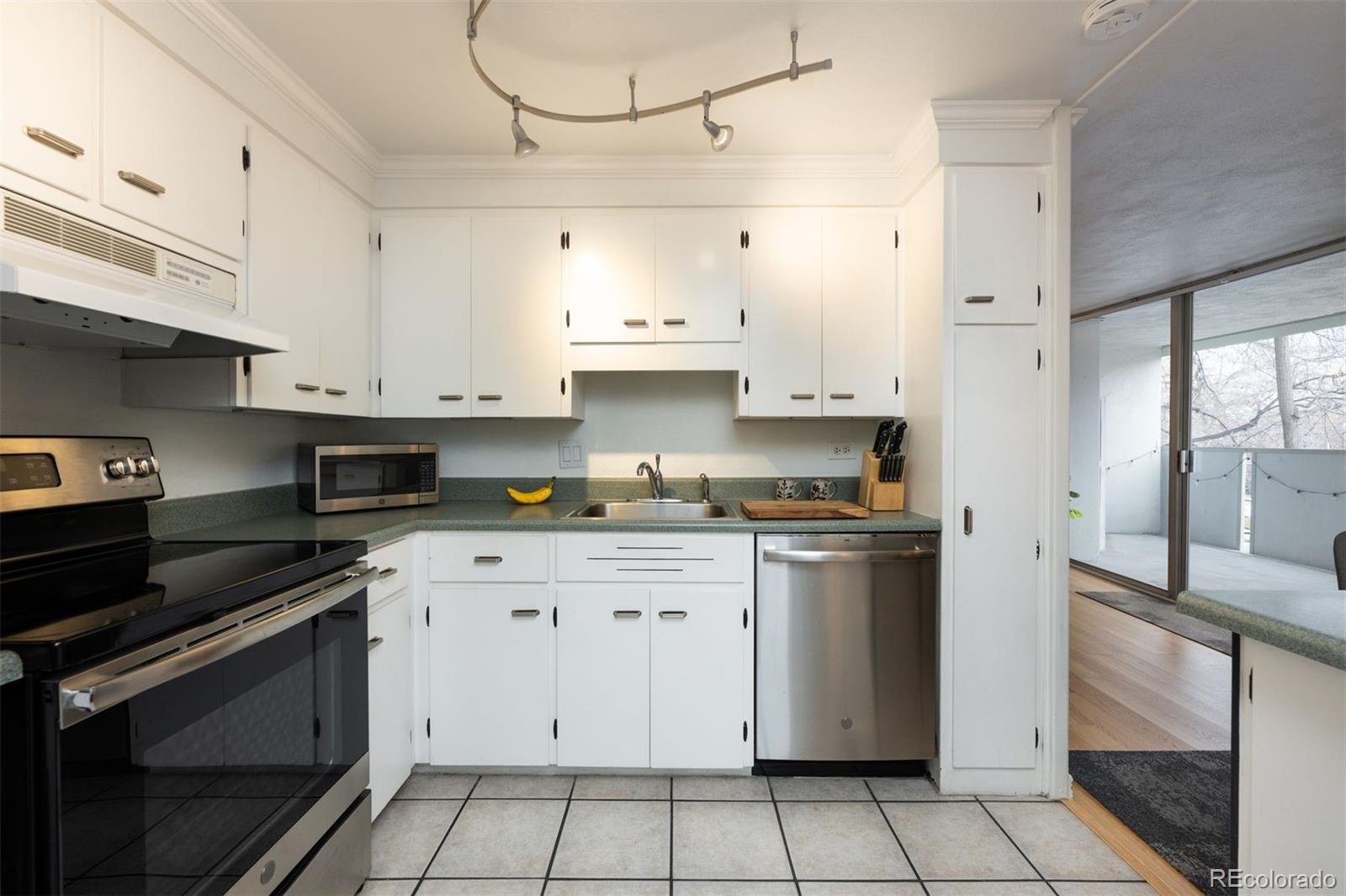 MLS Image #8 for 1090 n lafayette street 205,denver, Colorado
