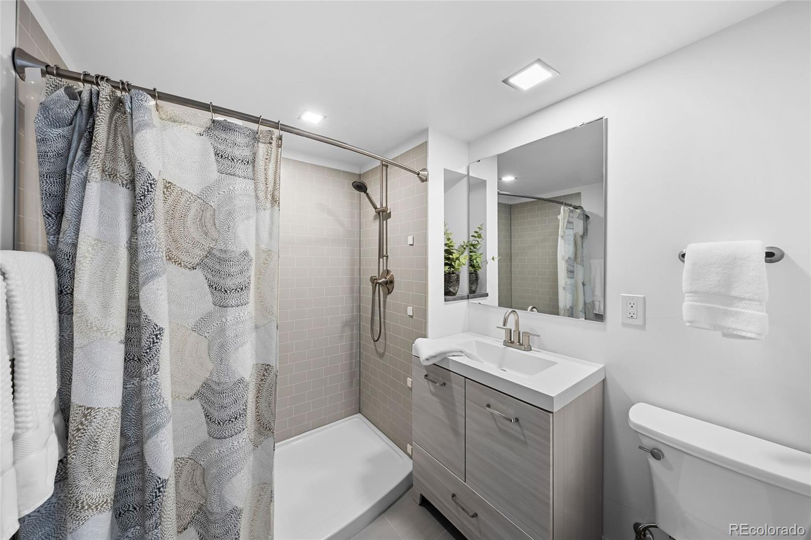 MLS Image #33 for 3725  wyandot street,denver, Colorado