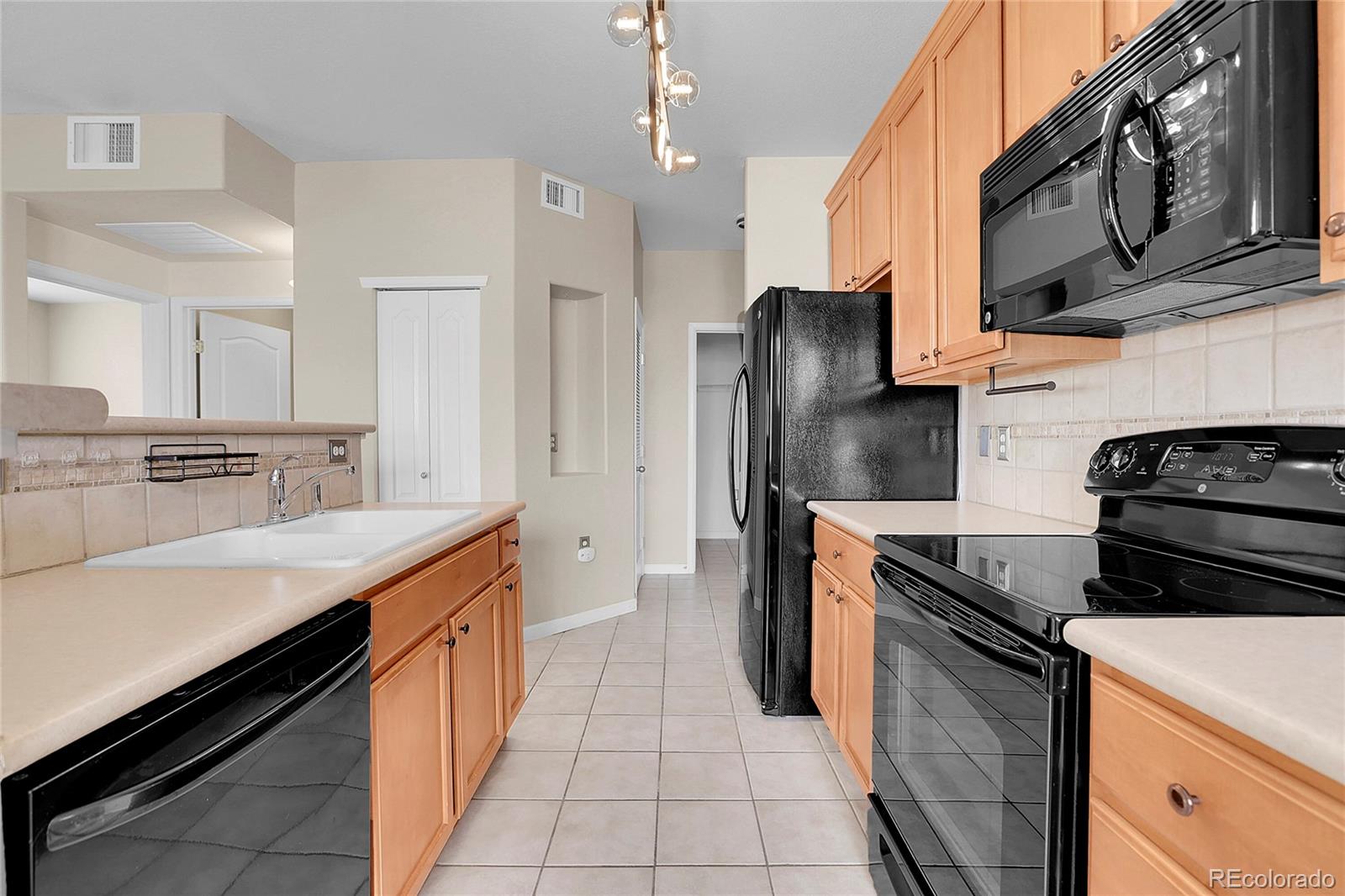 MLS Image #6 for 5536  lewis court 101,arvada, Colorado