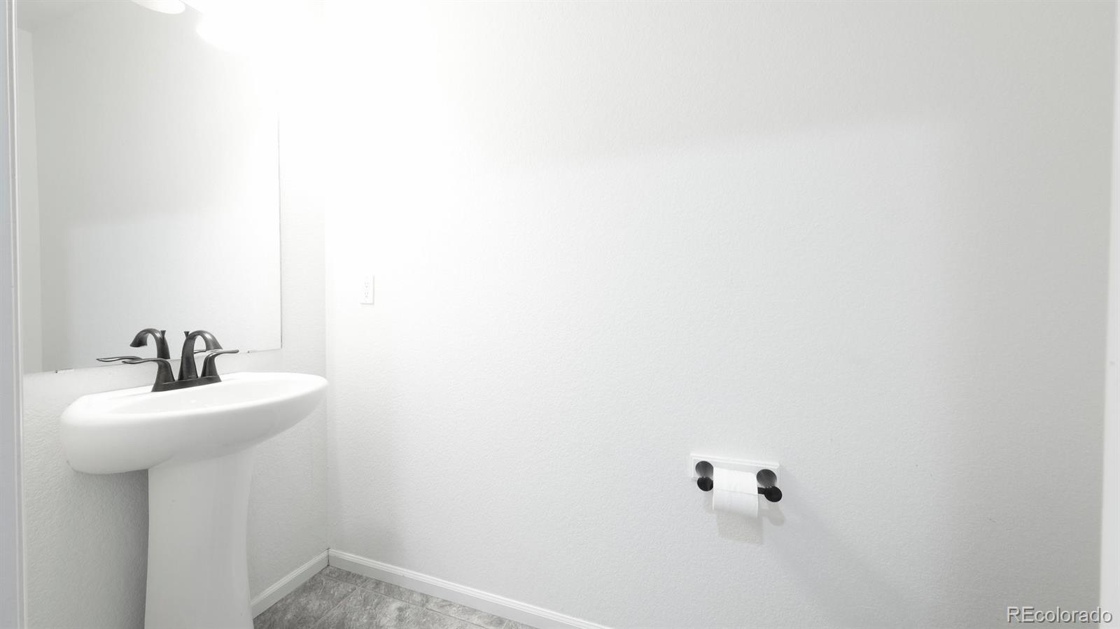 MLS Image #15 for 4757 s buchanan street,aurora, Colorado