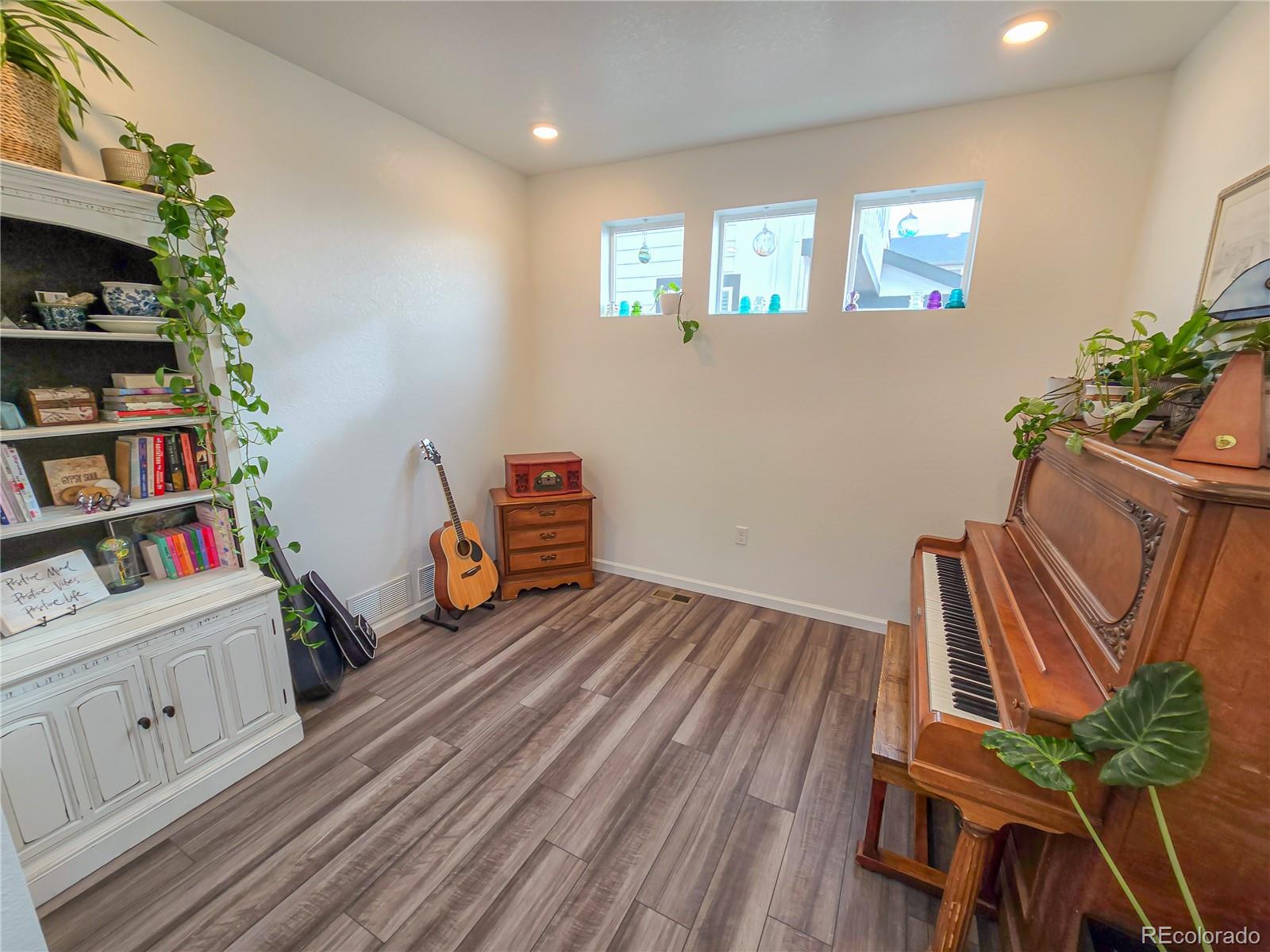 MLS Image #9 for 2084  chambers road,brighton, Colorado