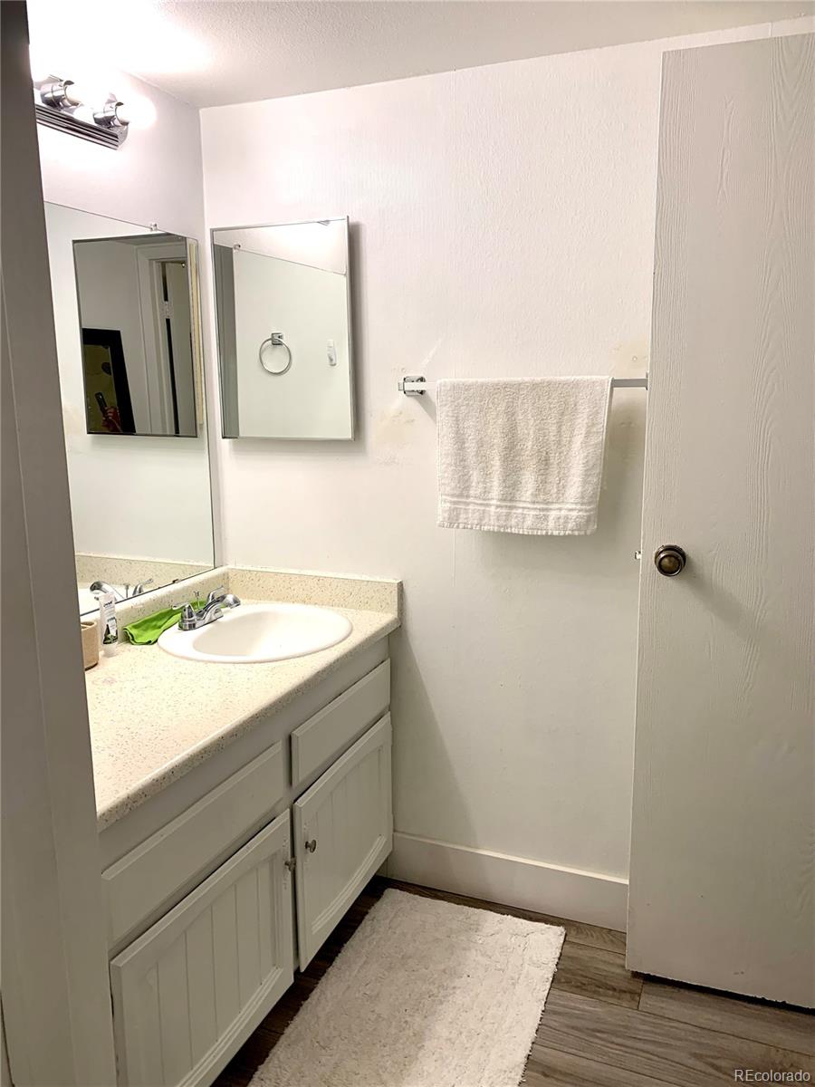 MLS Image #10 for 14226 e 1st drive b04,aurora, Colorado