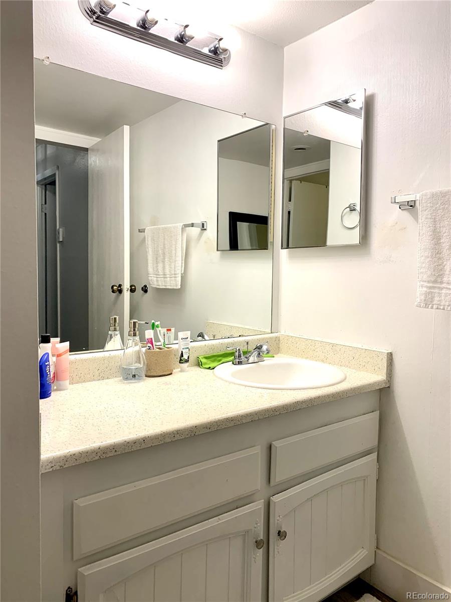 MLS Image #9 for 14226 e 1st drive b04,aurora, Colorado