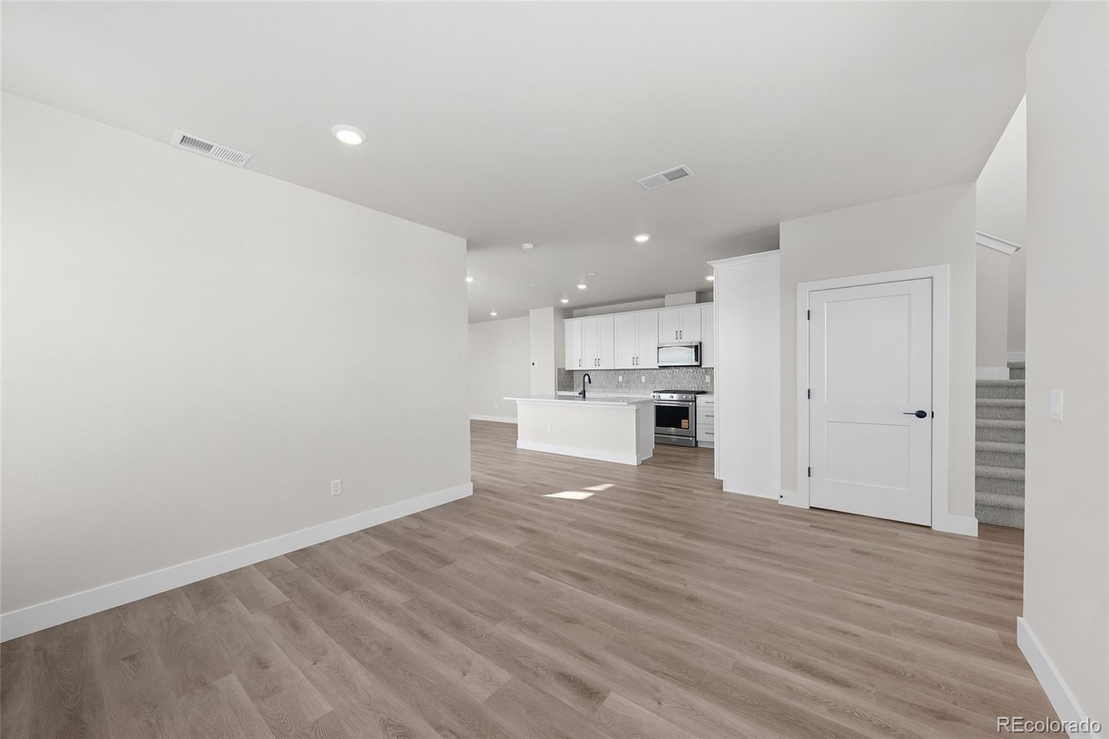MLS Image #4 for 8737  whiteclover street,littleton, Colorado