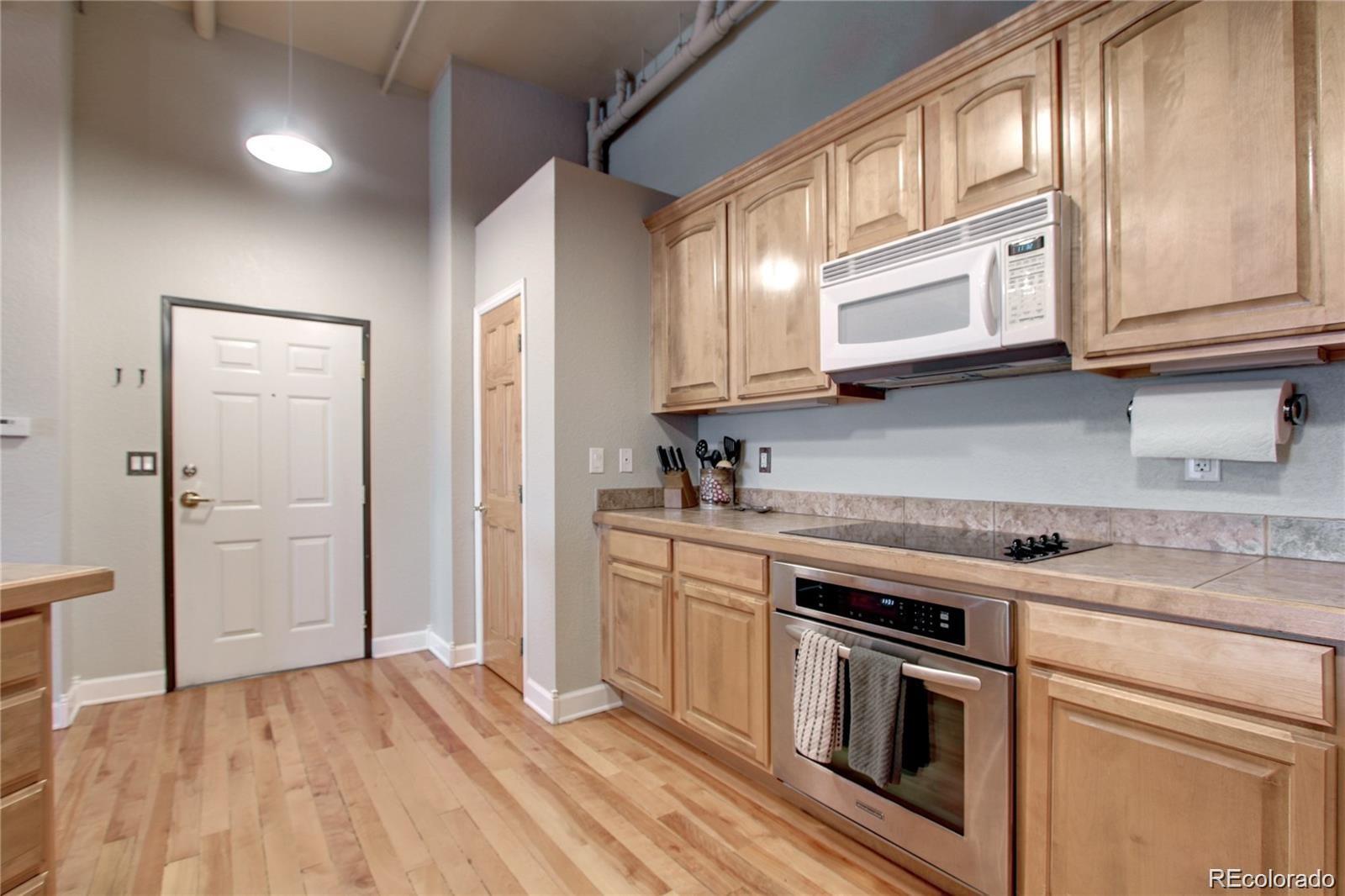 MLS Image #13 for 2560  blake street,denver, Colorado