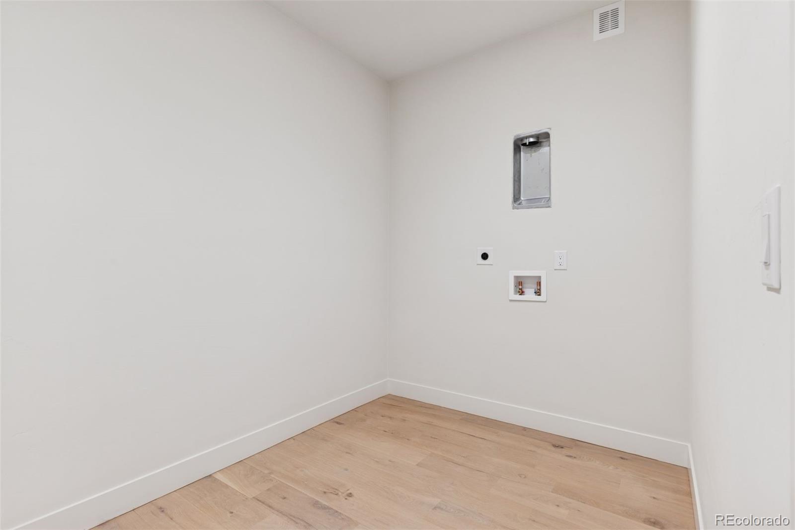 MLS Image #23 for 2909  ohio way,denver, Colorado