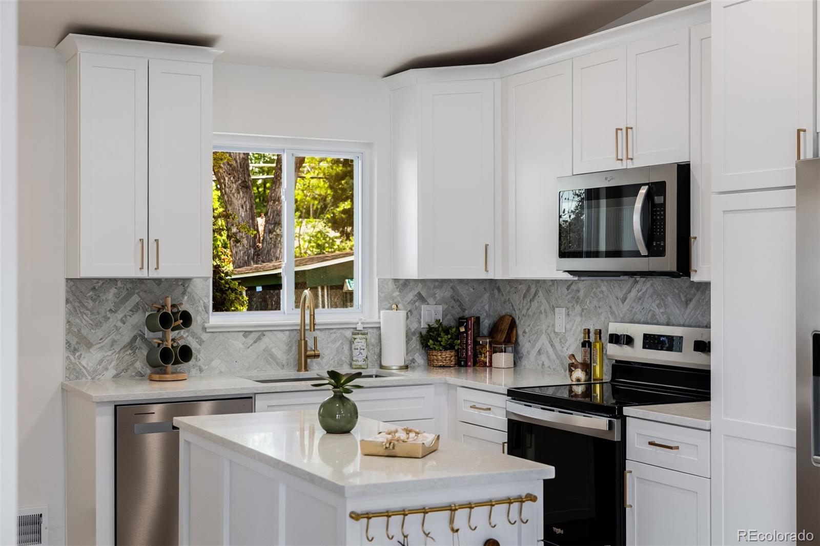MLS Image #13 for 1948 s zenobia street,denver, Colorado