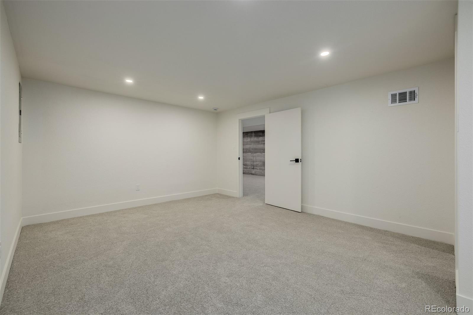 MLS Image #23 for 1948 s zenobia street,denver, Colorado