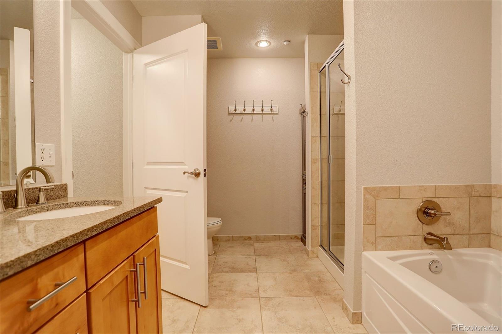 MLS Image #15 for 2200 s university boulevard 201,denver, Colorado