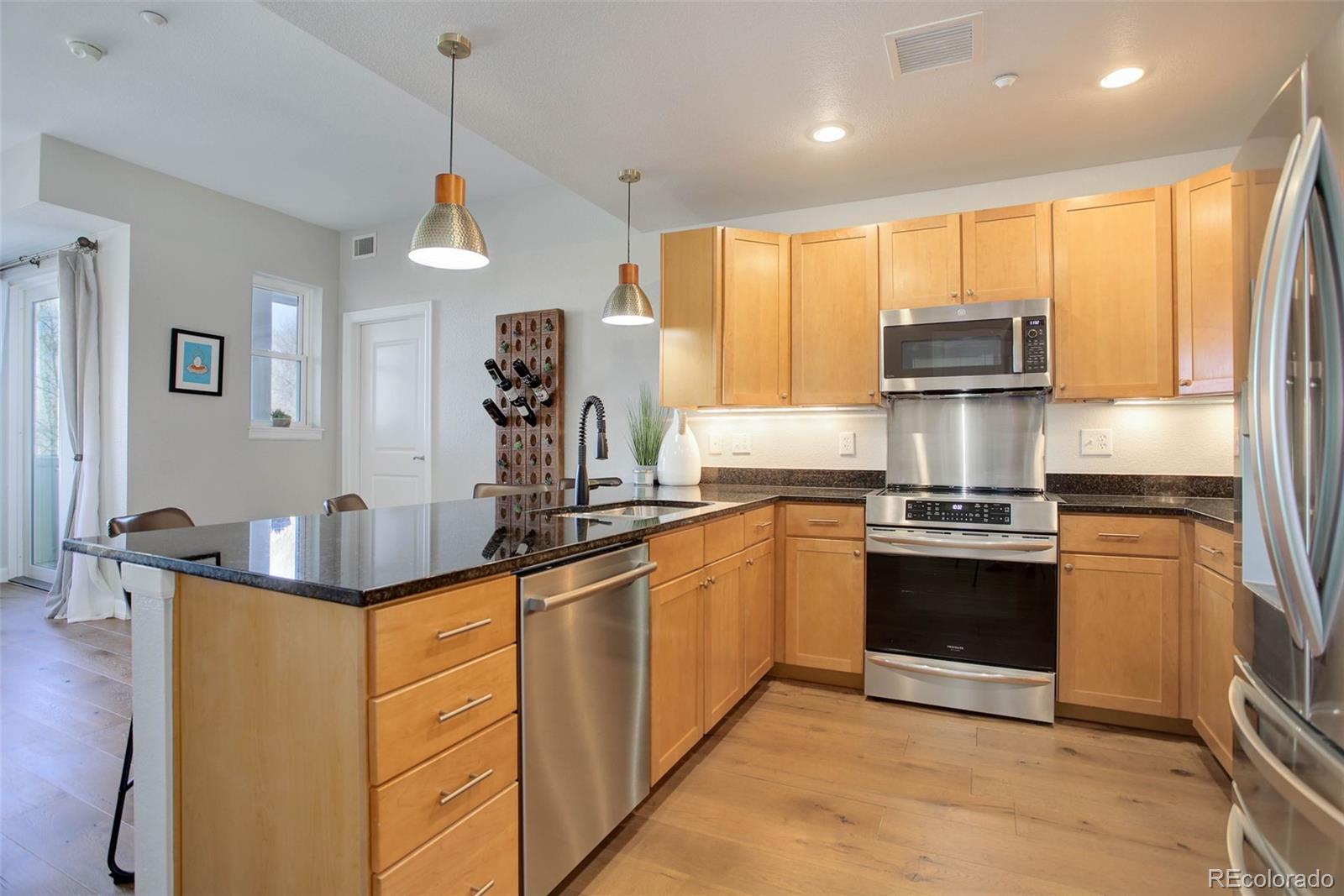 MLS Image #5 for 2200 s university boulevard 201,denver, Colorado