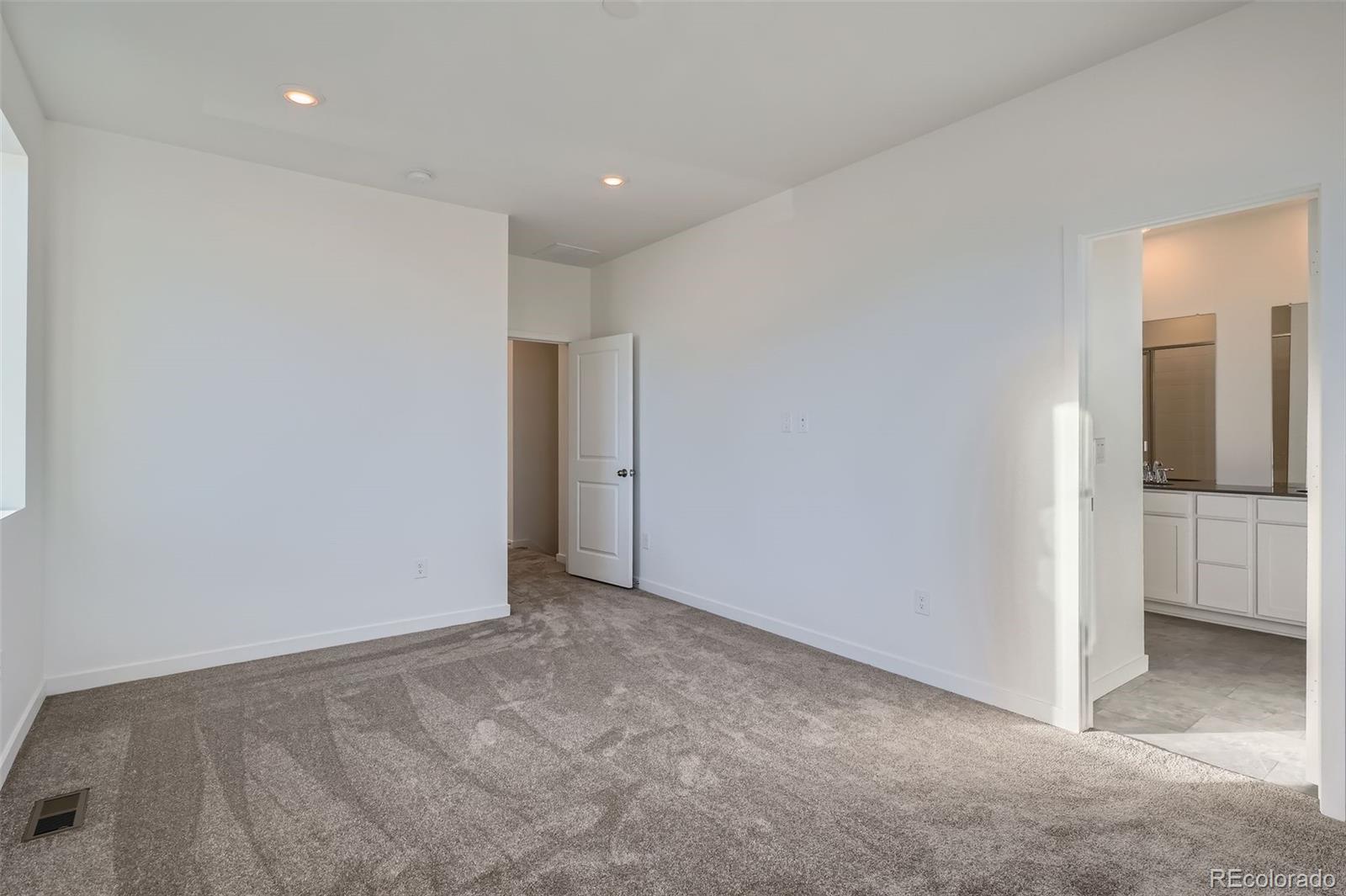 MLS Image #15 for 1979 s gold bug way ,aurora, Colorado