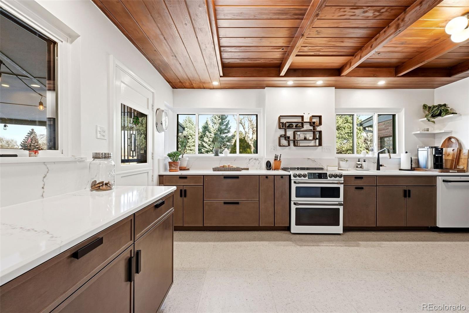 MLS Image #10 for 295  oneida street,denver, Colorado