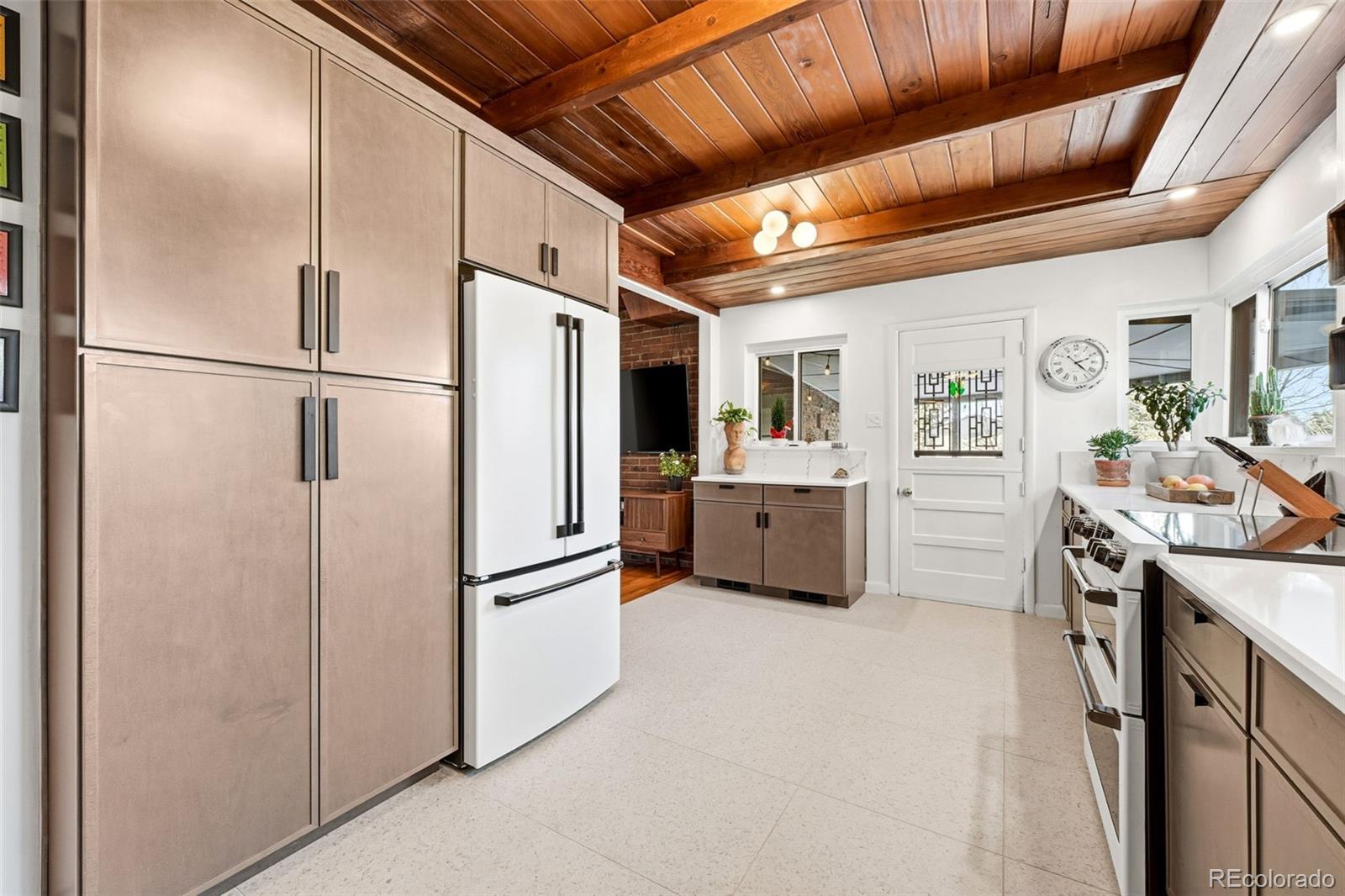 MLS Image #14 for 295  oneida street,denver, Colorado