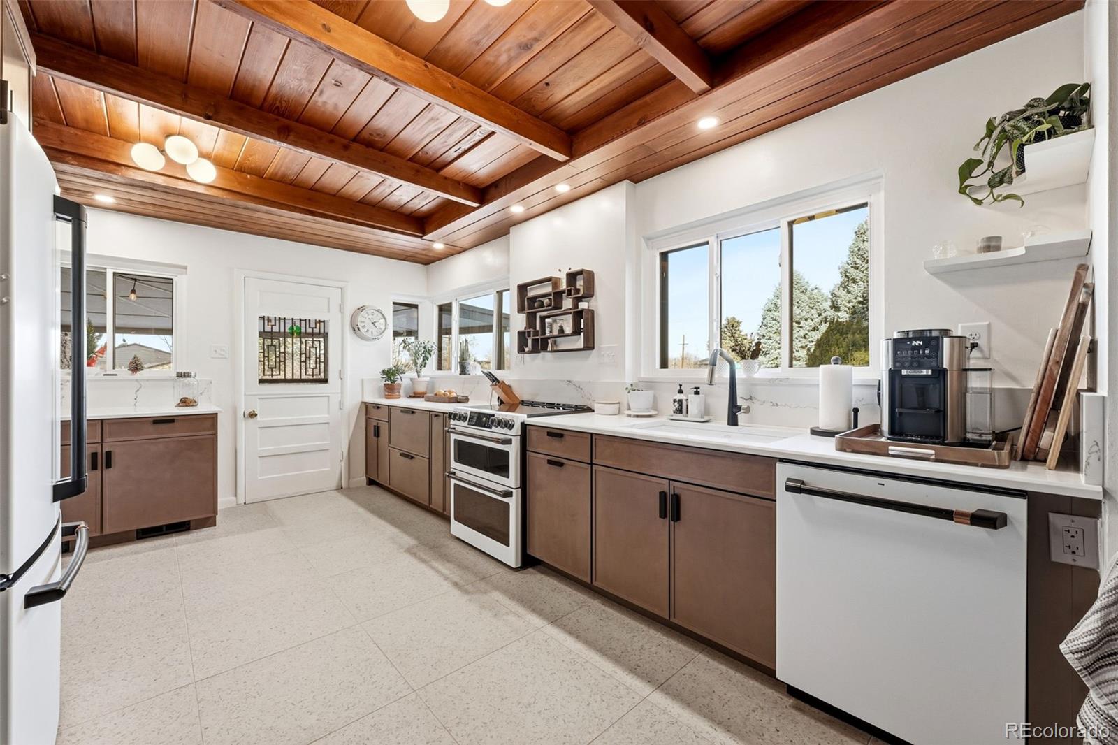 MLS Image #15 for 295  oneida street,denver, Colorado