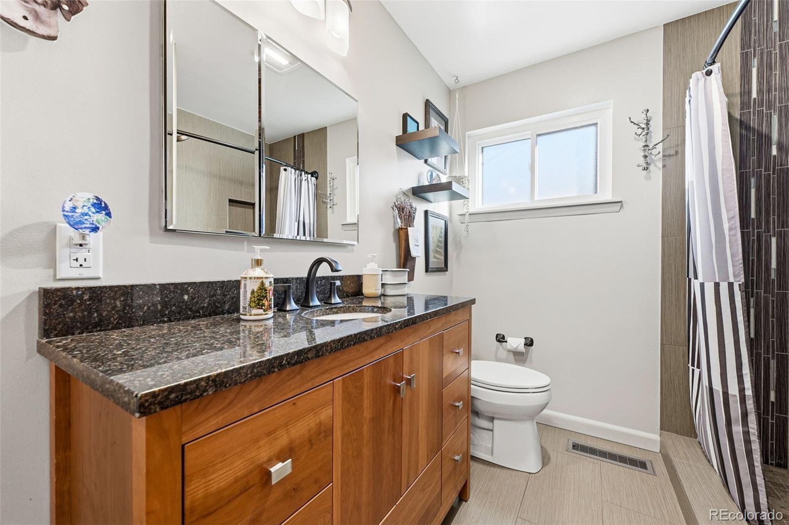 MLS Image #17 for 295  oneida street,denver, Colorado