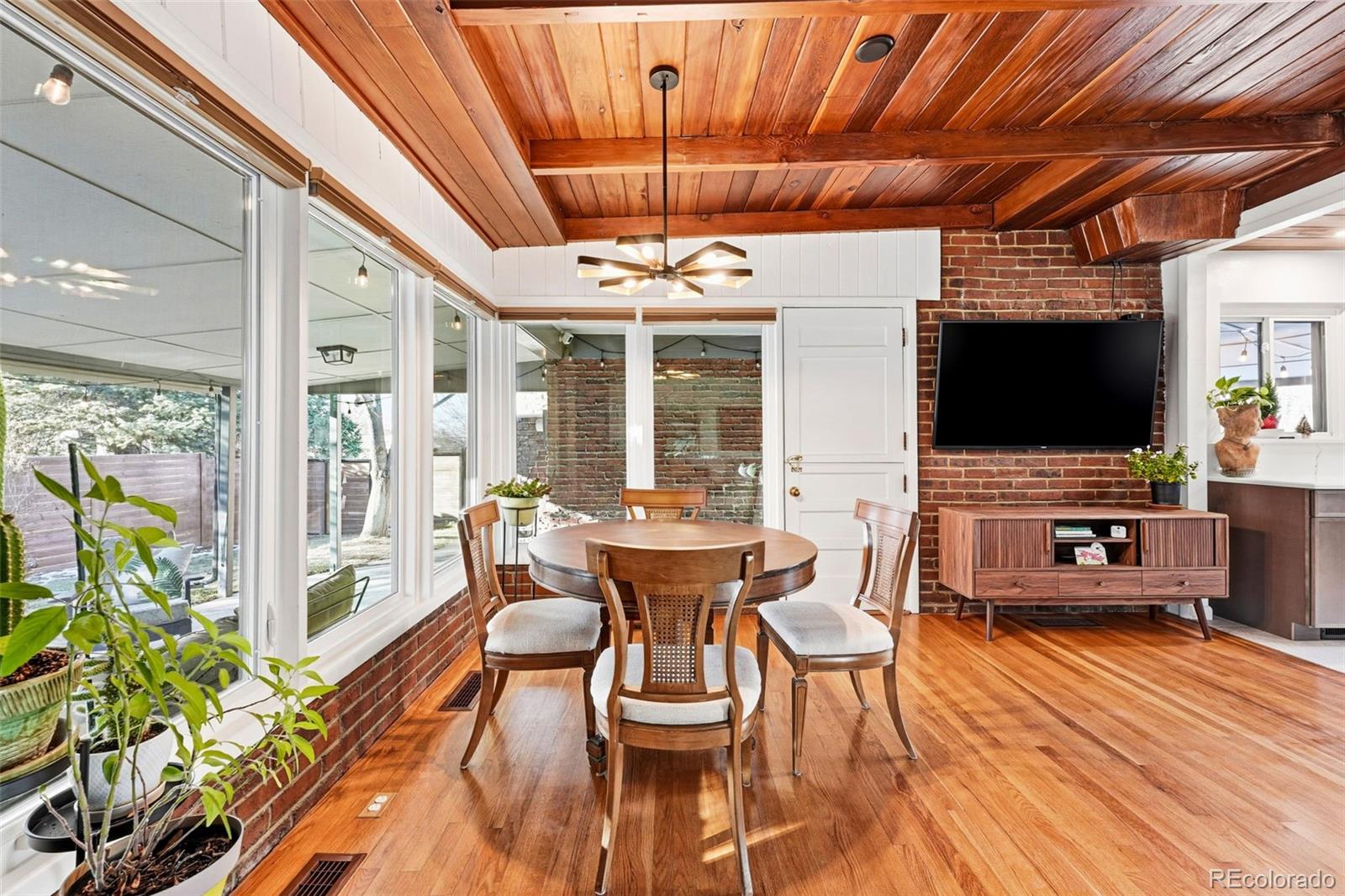MLS Image #9 for 295  oneida street,denver, Colorado