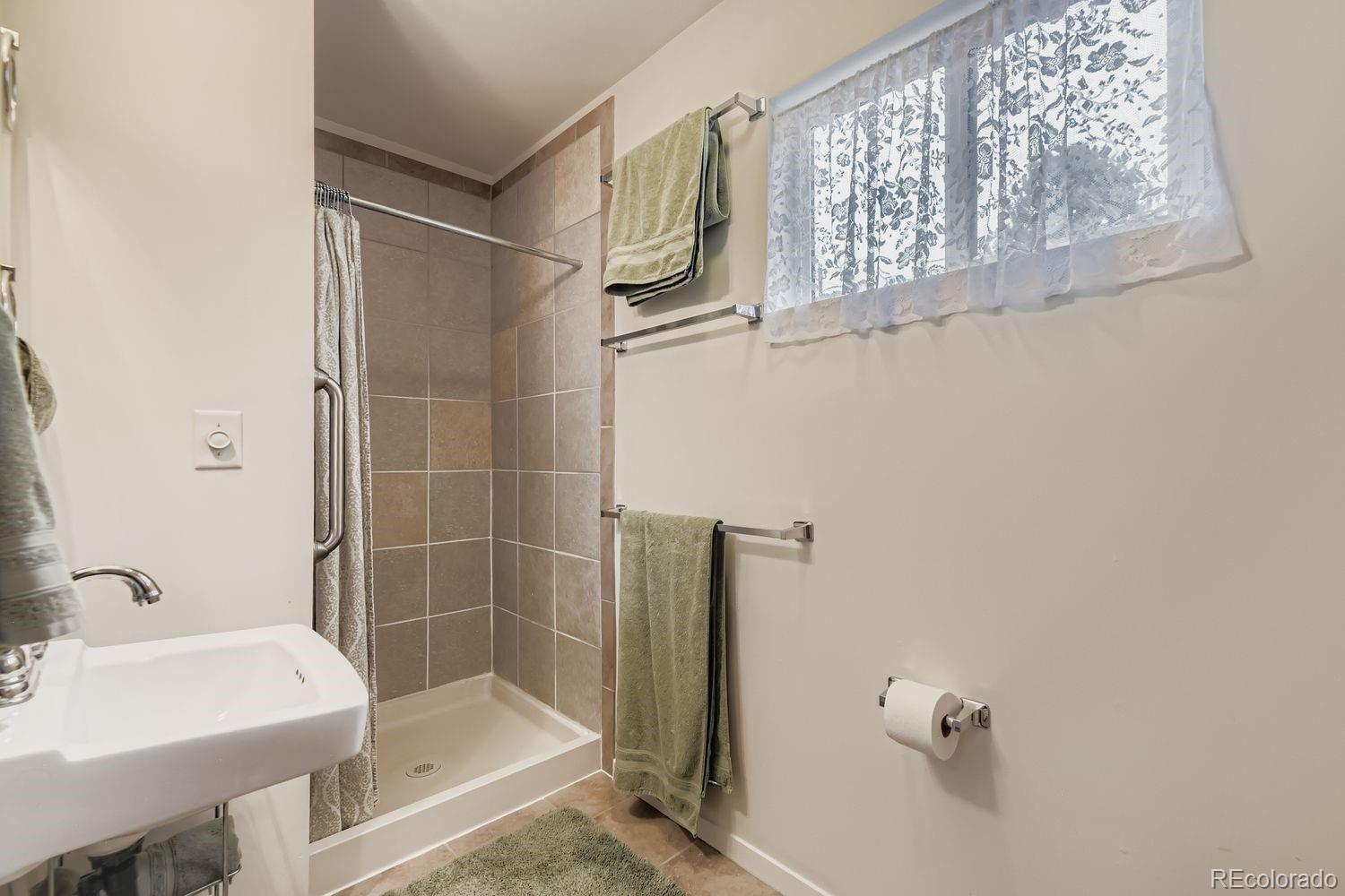 MLS Image #11 for 3319 s forest street,denver, Colorado