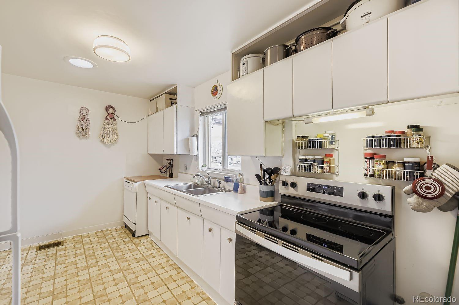 MLS Image #6 for 3319 s forest street,denver, Colorado