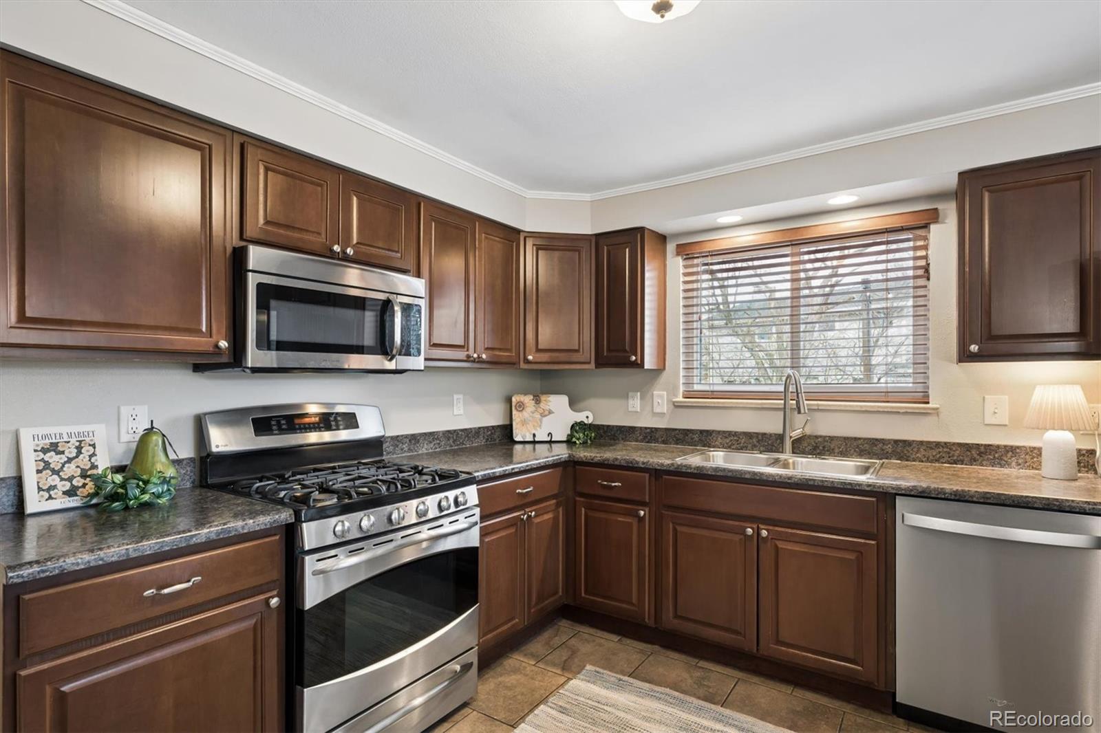MLS Image #10 for 167  cherokee way,boulder, Colorado
