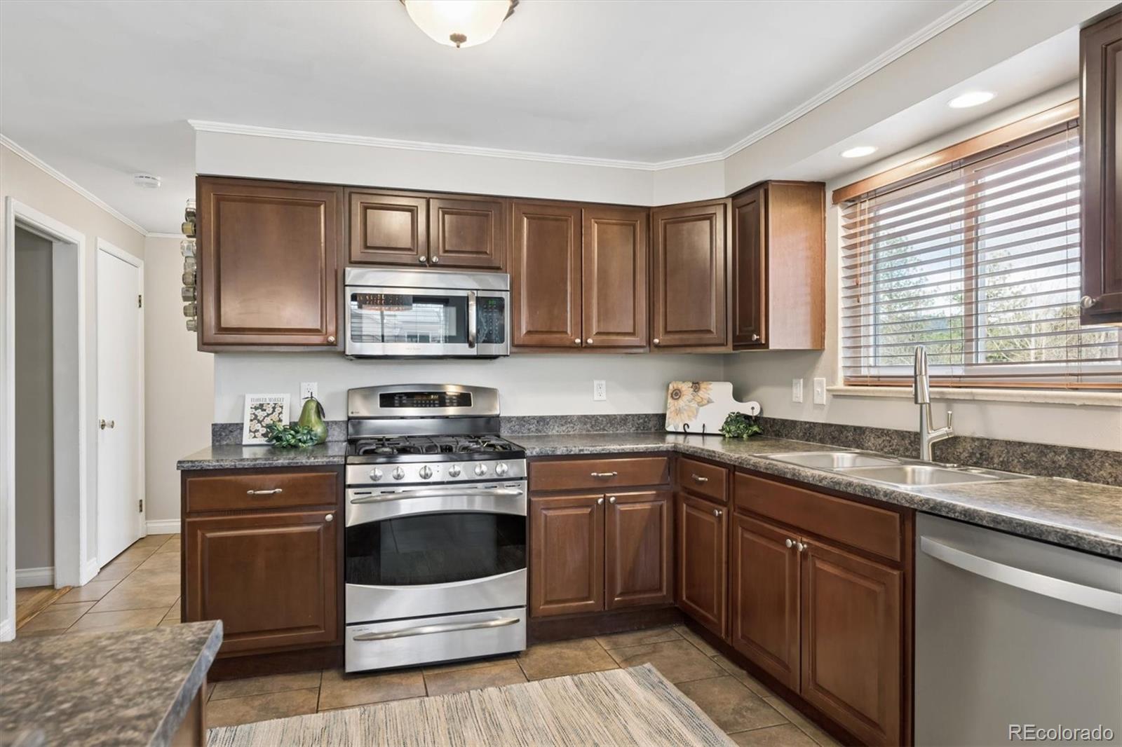 MLS Image #12 for 167  cherokee way,boulder, Colorado