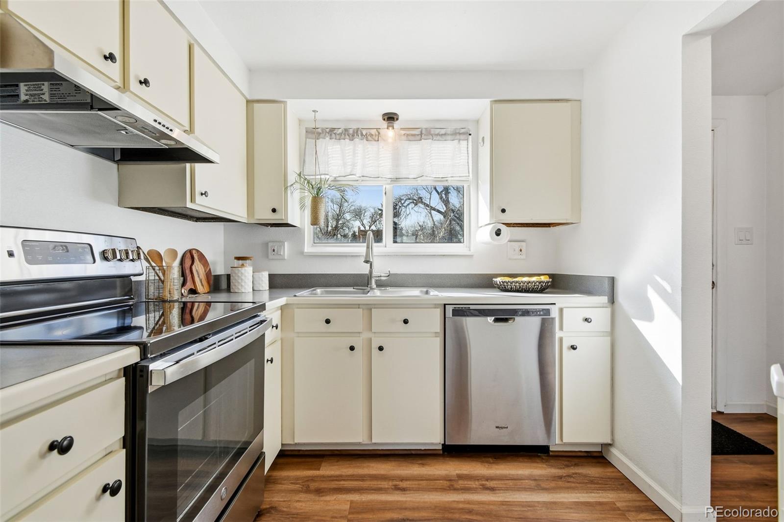 MLS Image #1 for 467 e highline circle,centennial, Colorado