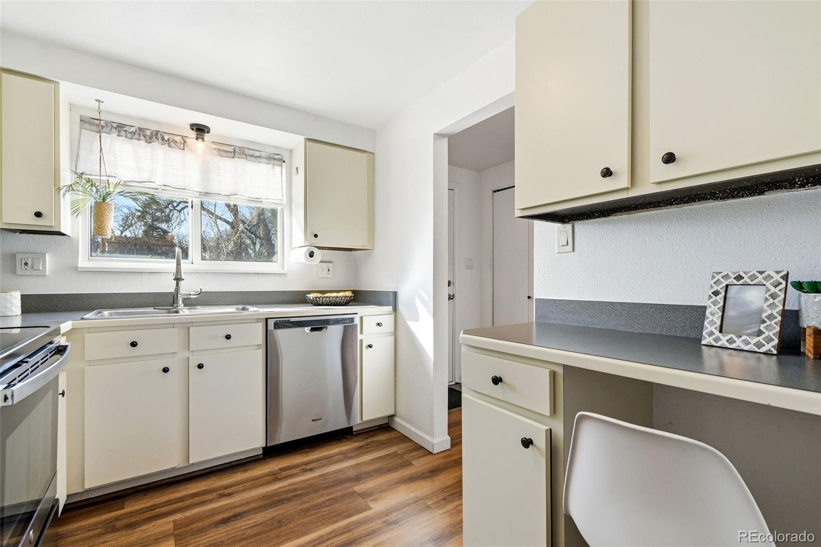 MLS Image #6 for 467 e highline circle,centennial, Colorado