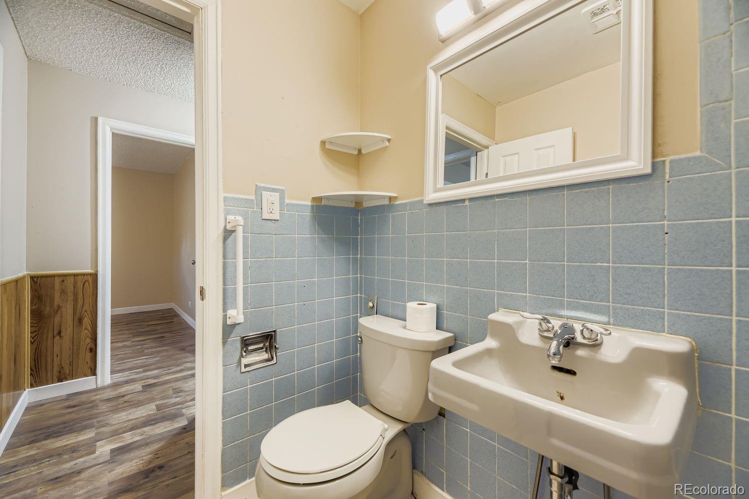 MLS Image #16 for 1221 s quieto way,denver, Colorado