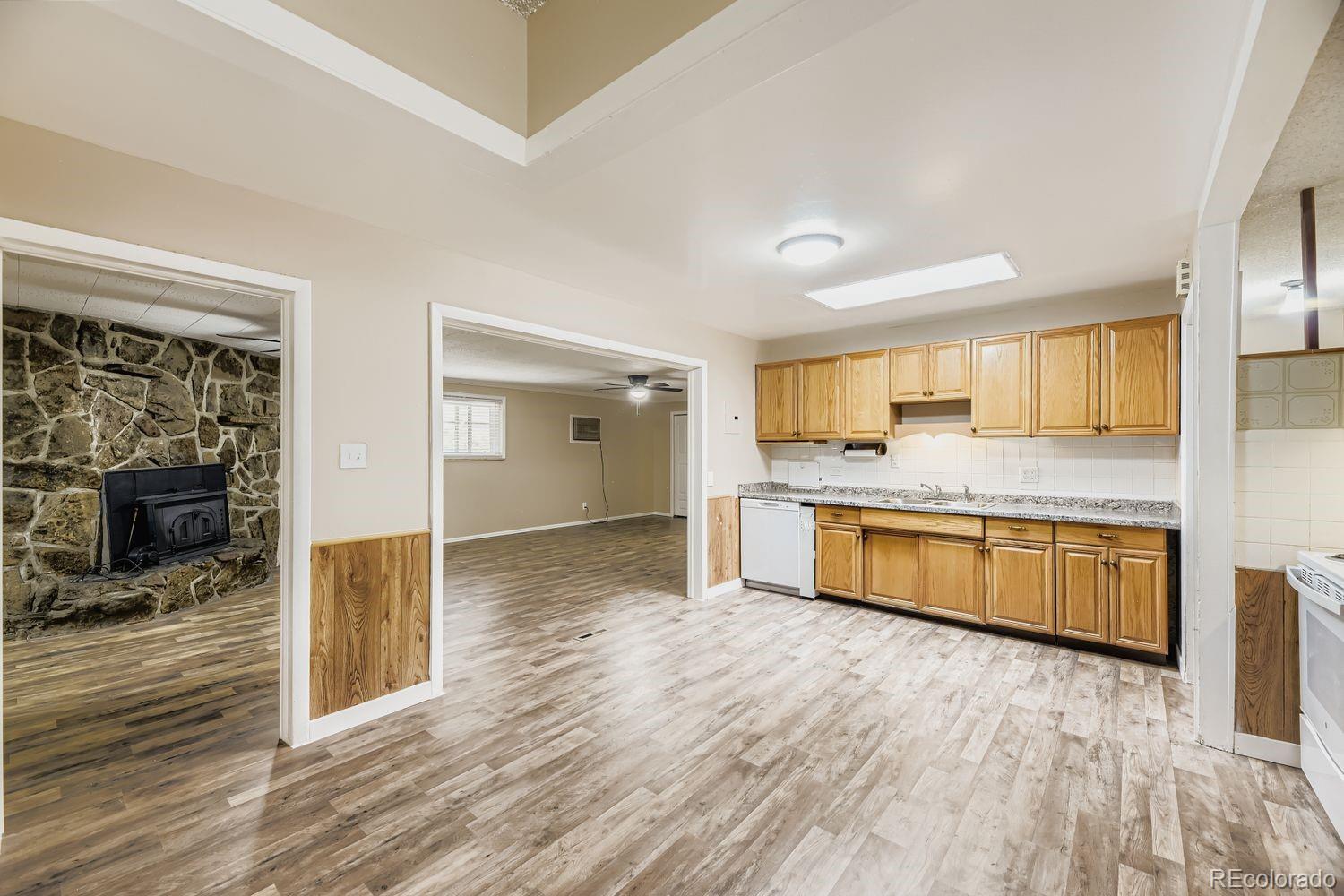 MLS Image #5 for 1221 s quieto way,denver, Colorado
