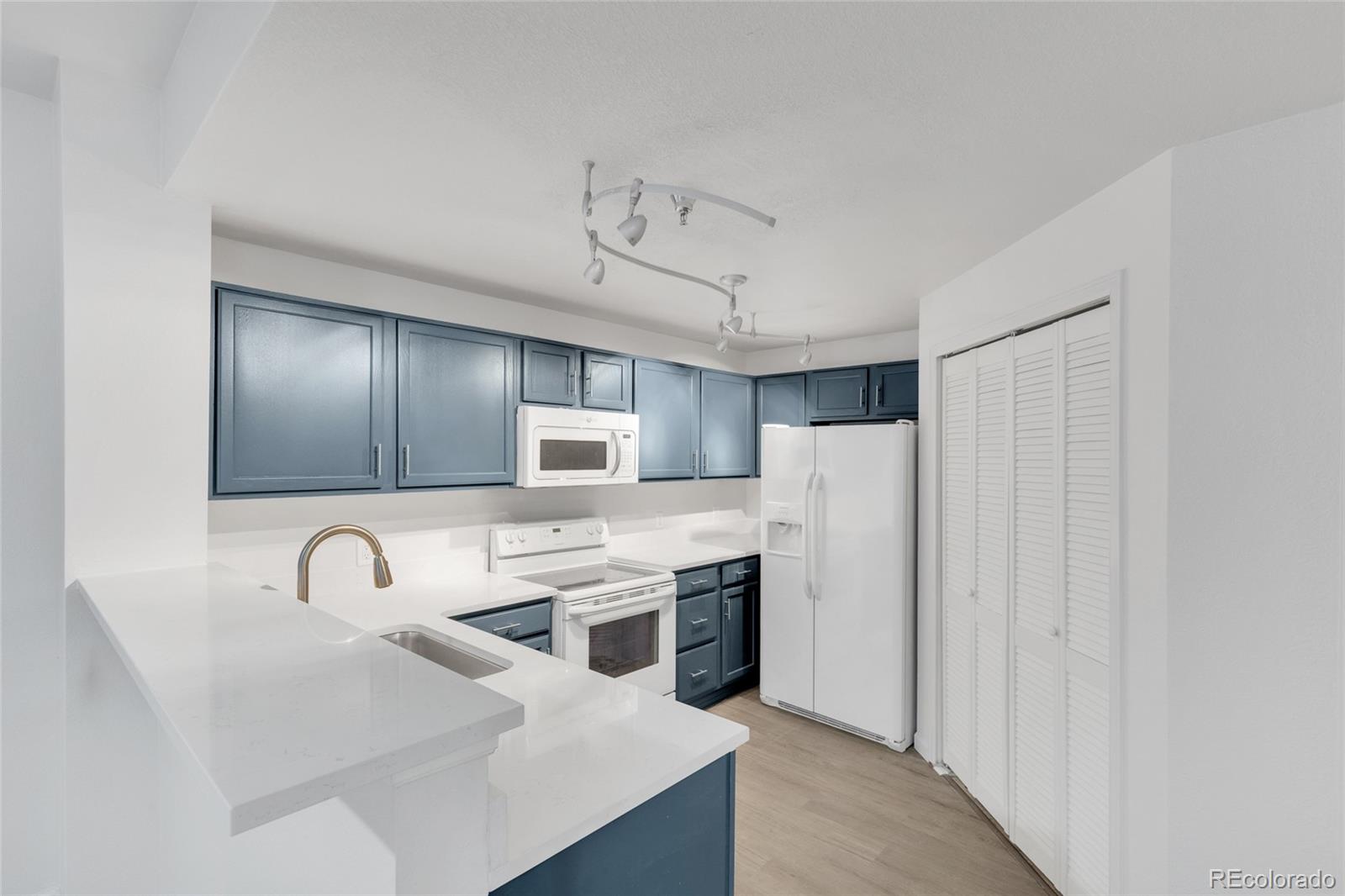 MLS Image #2 for 2575 s syracuse way g104,denver, Colorado