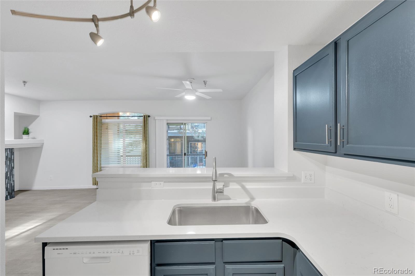 MLS Image #4 for 2575 s syracuse way g104,denver, Colorado