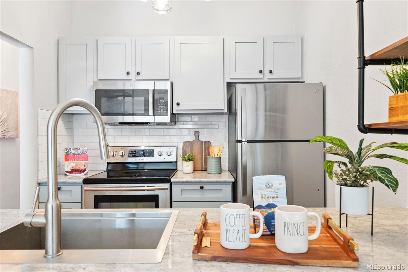 MLS Image #2 for 532  oakwood drive,castle rock, Colorado