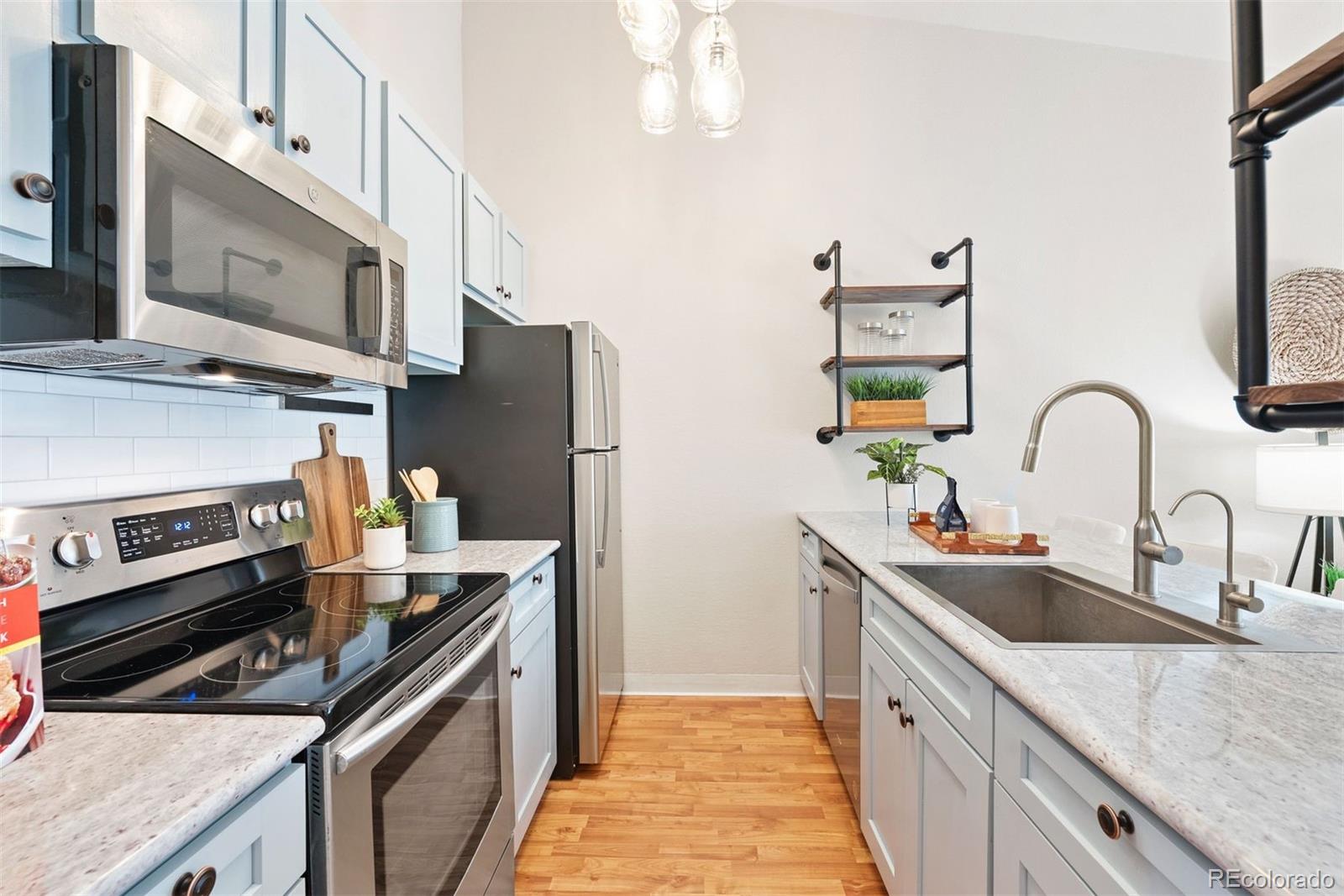 MLS Image #8 for 532  oakwood drive,castle rock, Colorado