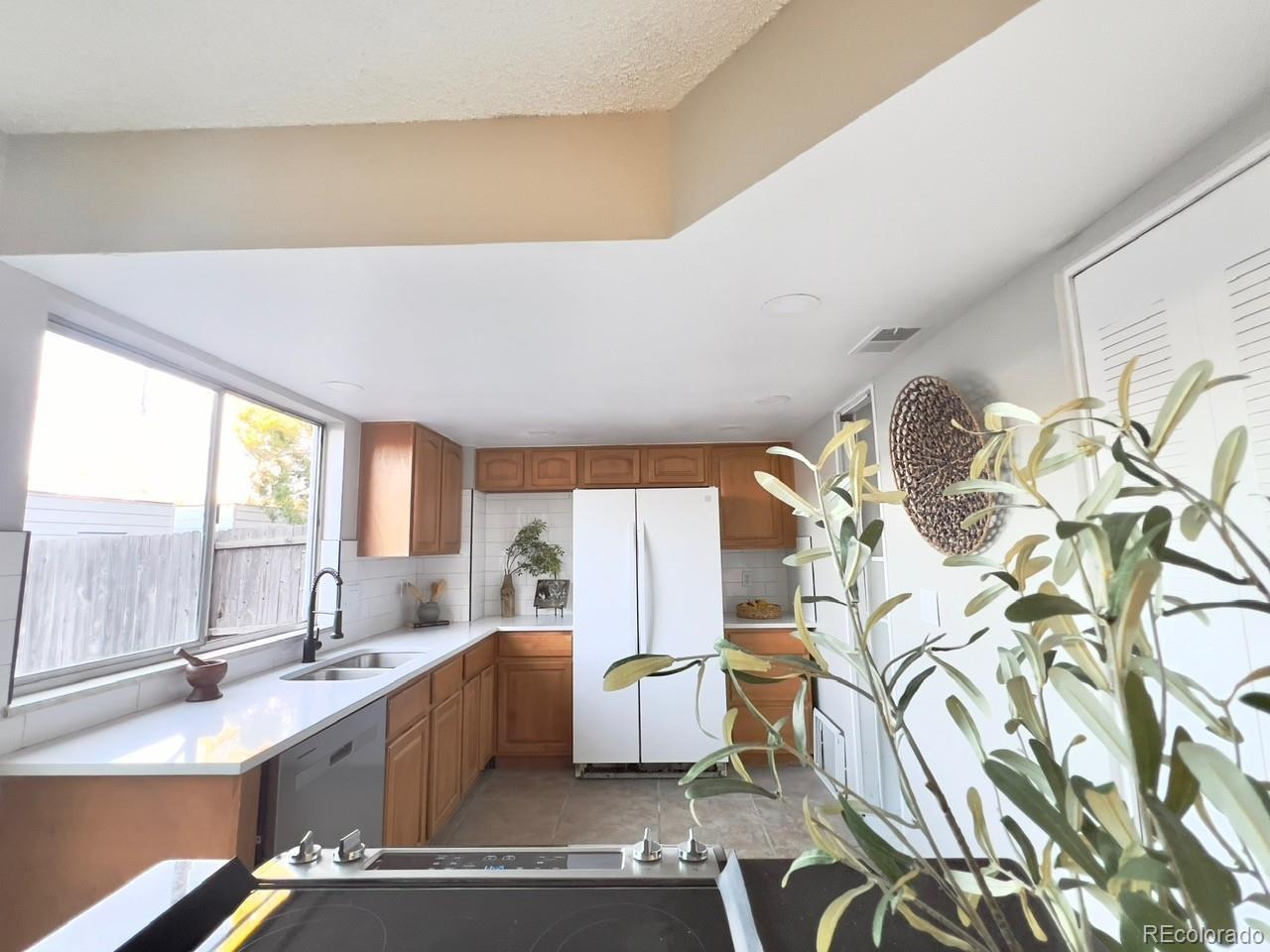 MLS Image #10 for 12444 e kansas place ,aurora, Colorado
