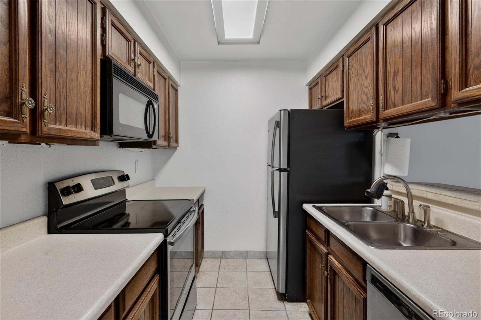 MLS Image #17 for 8462  everett way c,arvada, Colorado