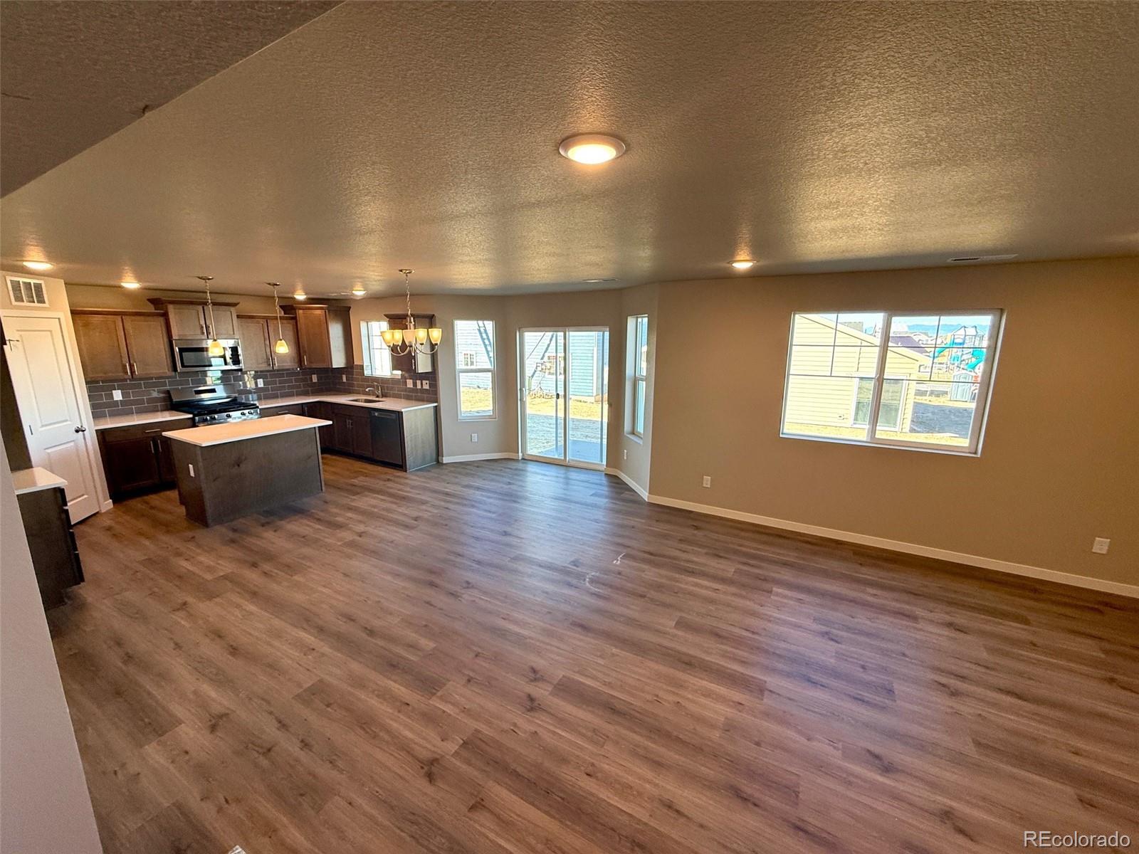 MLS Image #7 for 757 n clubview street,watkins, Colorado