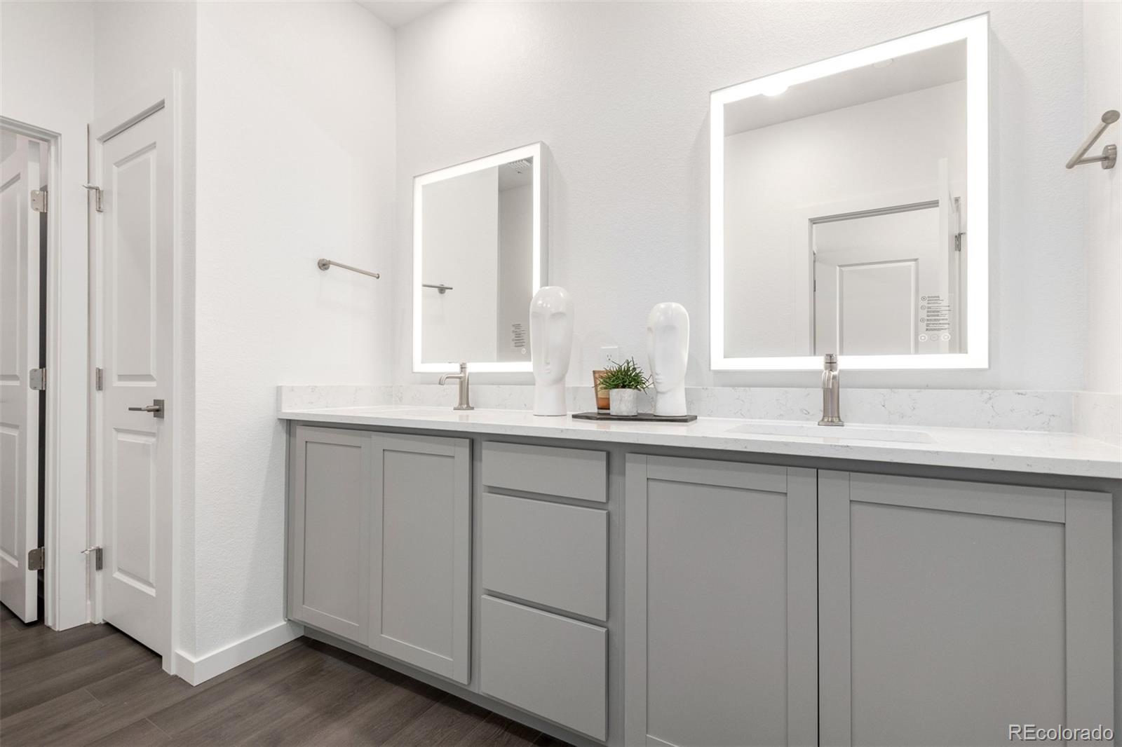 MLS Image #11 for 6153 n ceylon street 203,denver, Colorado