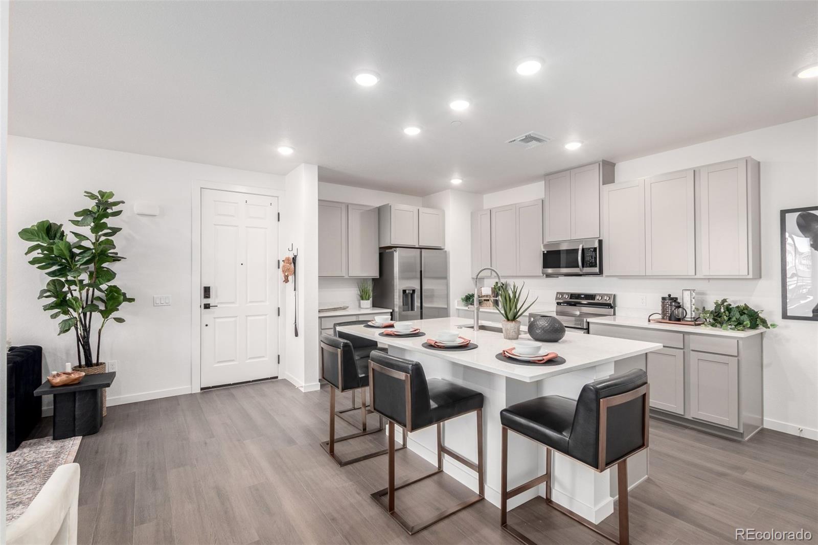 MLS Image #4 for 6153 n ceylon street 203,denver, Colorado