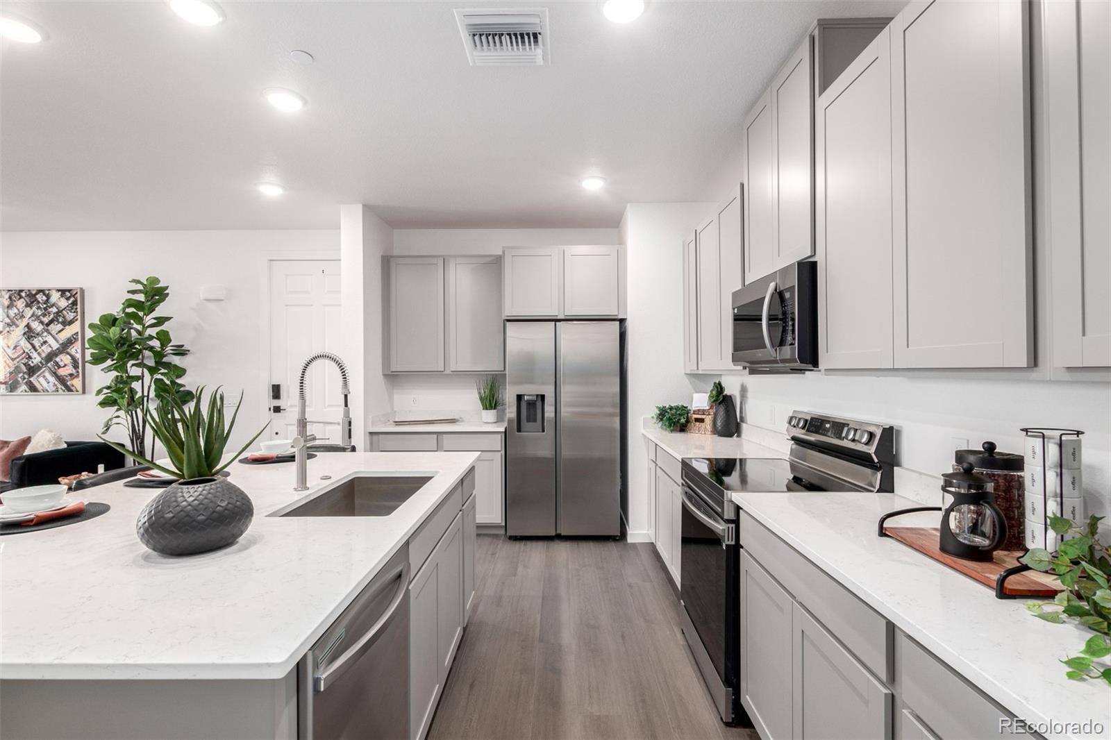 MLS Image #7 for 6153 n ceylon street 203,denver, Colorado