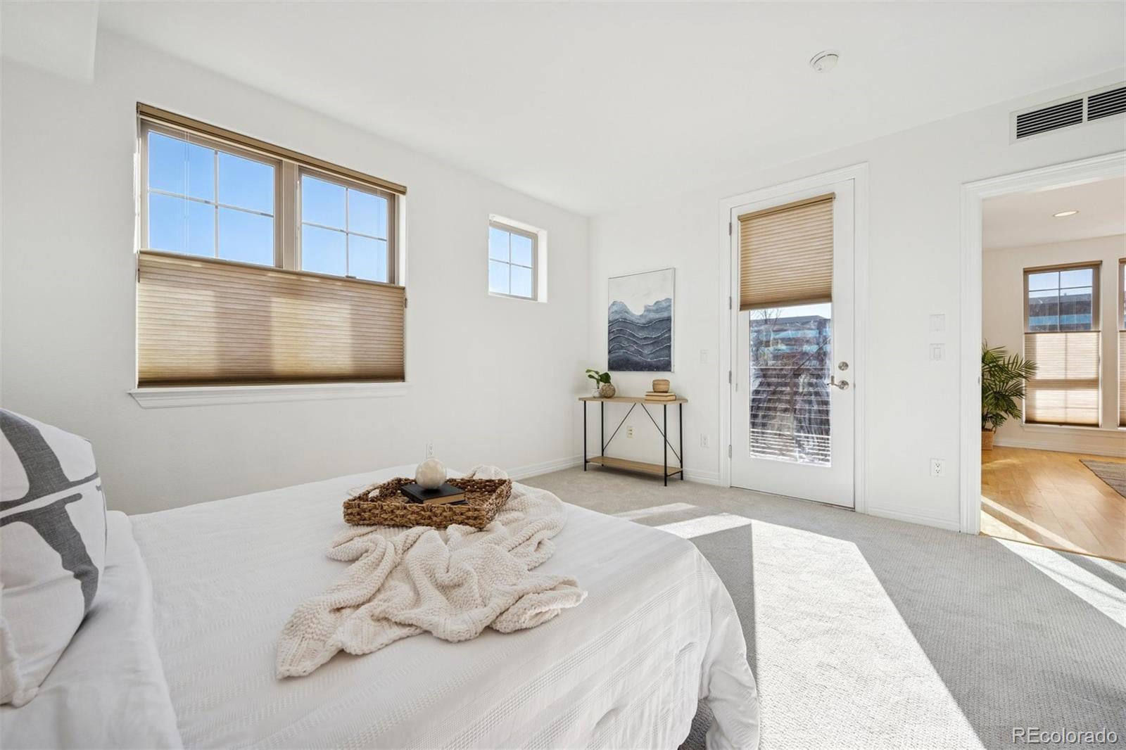 MLS Image #14 for 85  rampart way 309,denver, Colorado
