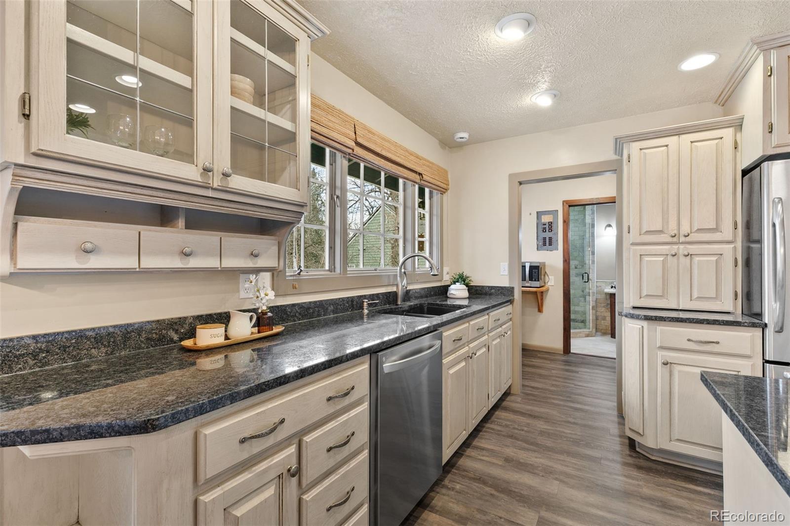MLS Image #18 for 1404  winfield avenue,colorado springs, Colorado