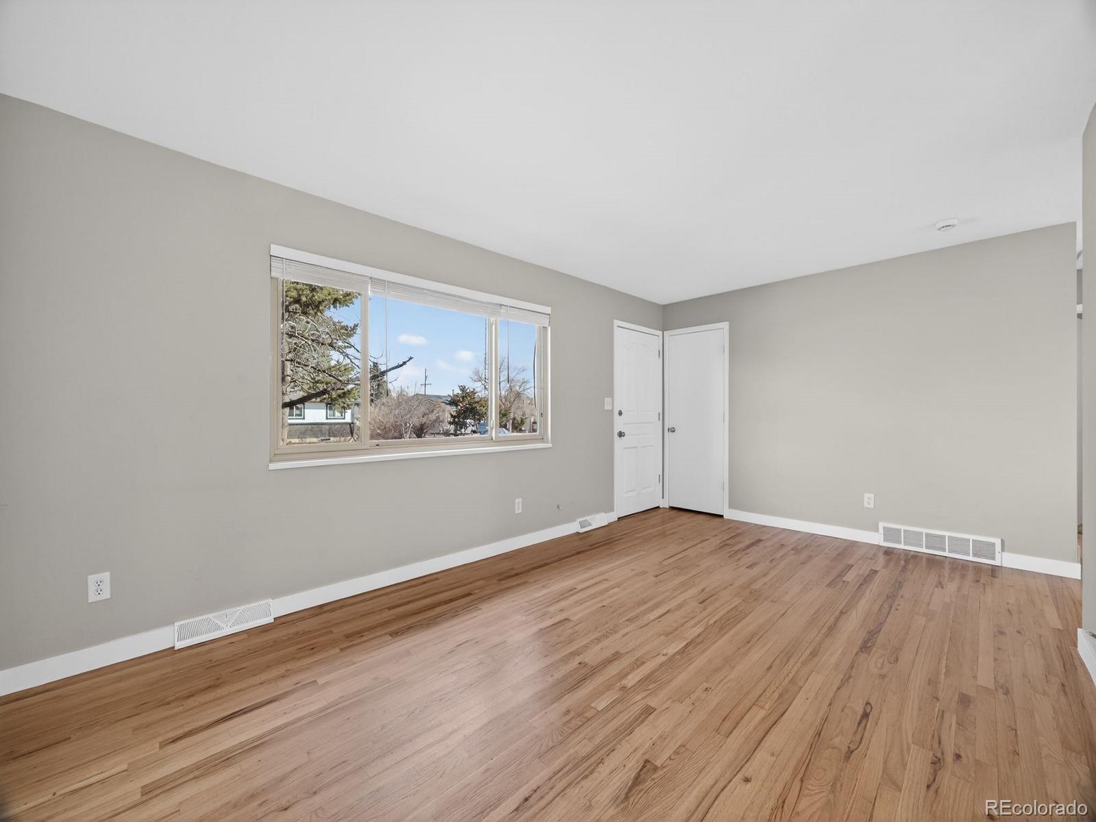 MLS Image #4 for 8037  sherman way,denver, Colorado