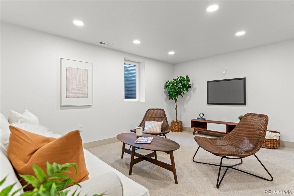 MLS Image #37 for 3001 s vine street,denver, Colorado
