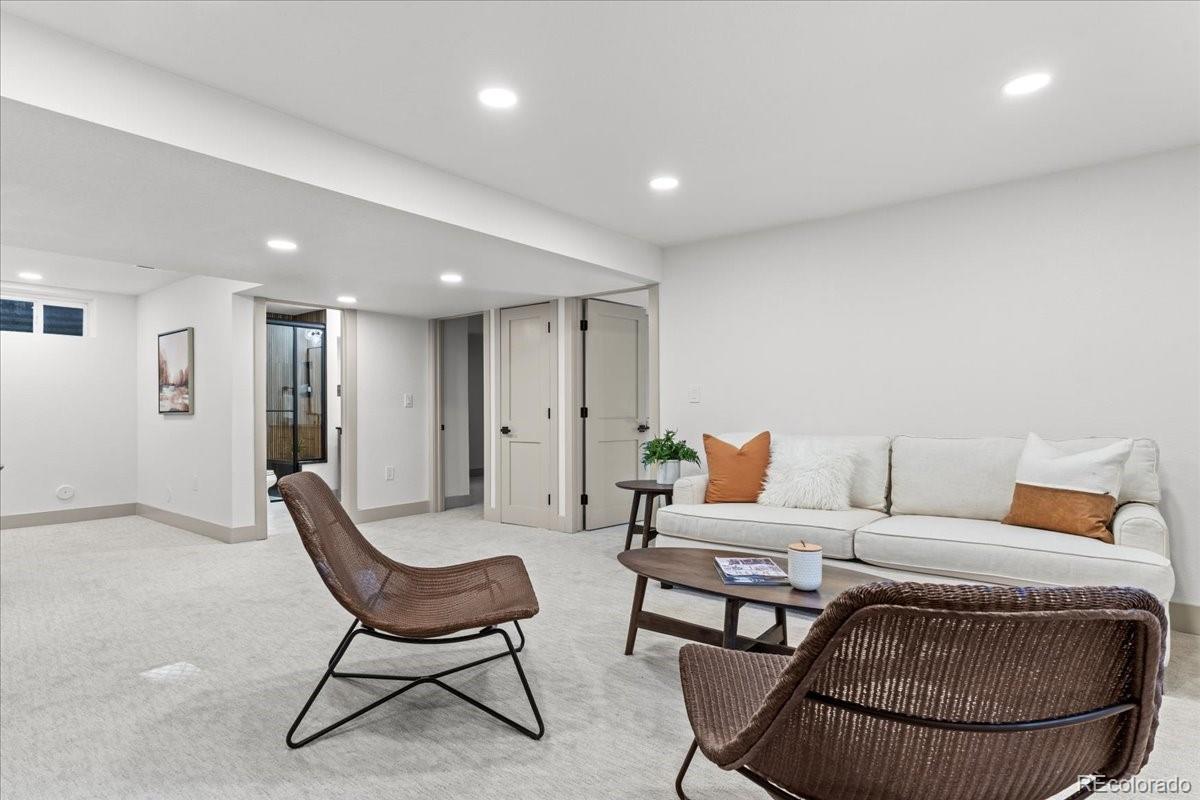 MLS Image #38 for 3001 s vine street,denver, Colorado