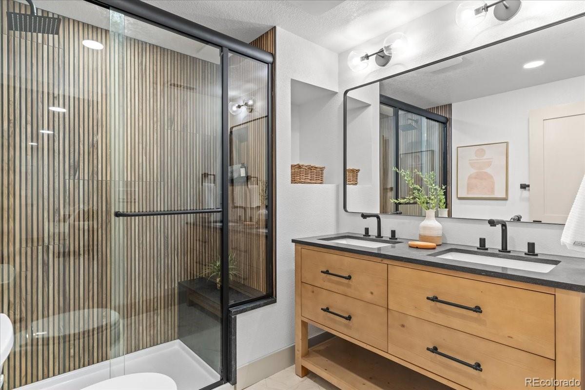 MLS Image #39 for 3001 s vine street,denver, Colorado
