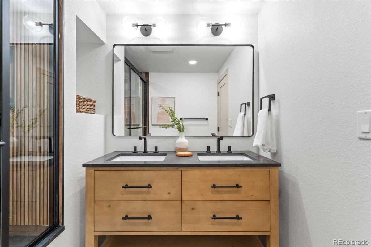 MLS Image #40 for 3001 s vine street,denver, Colorado
