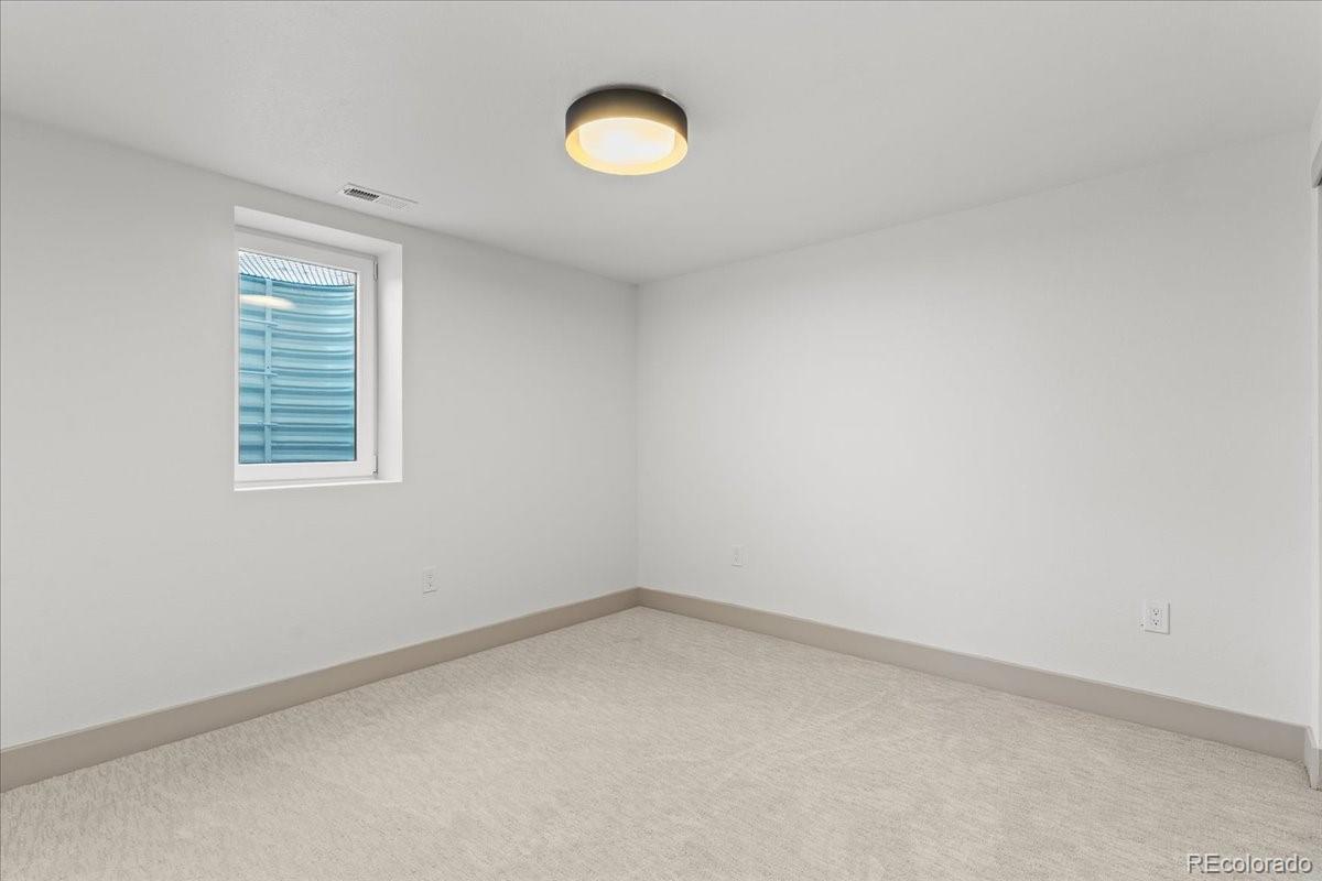 MLS Image #41 for 3001 s vine street,denver, Colorado