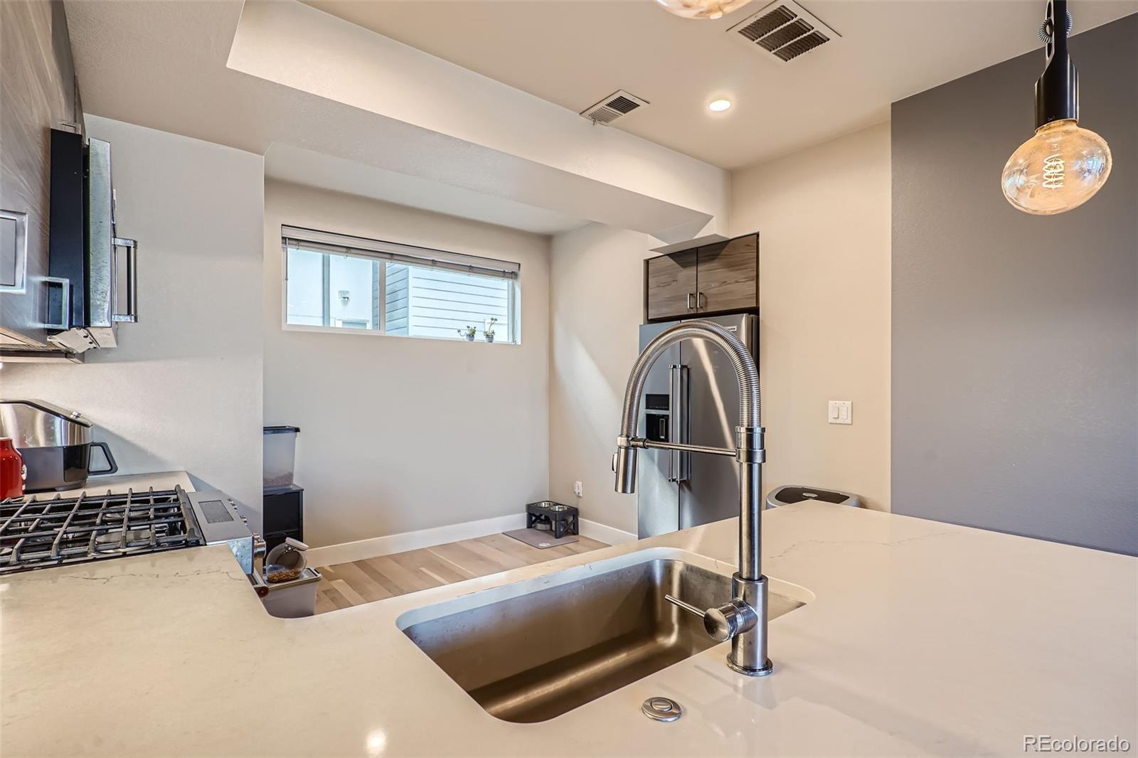 MLS Image #13 for 1583  grove street 5,denver, Colorado